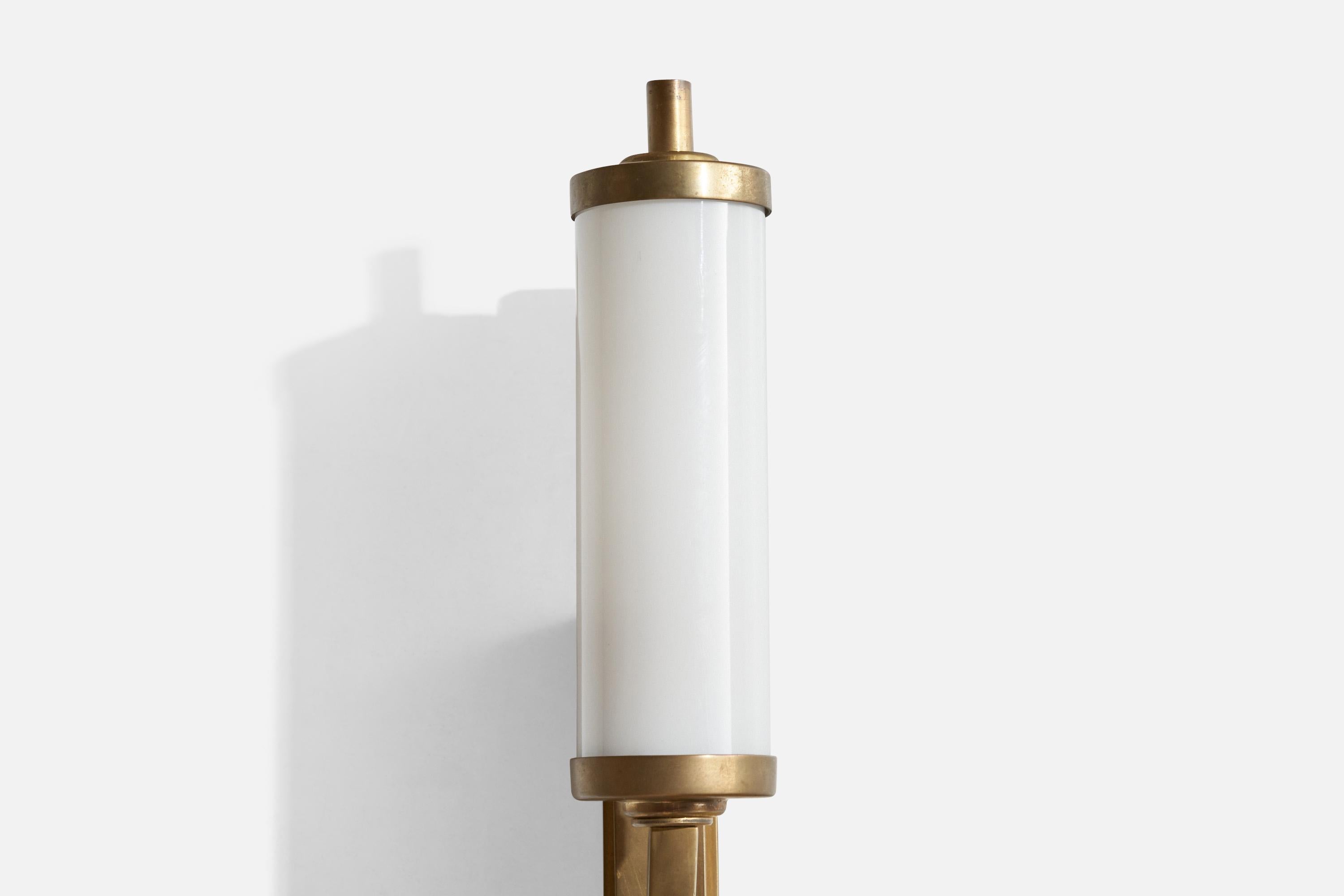 Designer autrichien, Wall Light, laiton, verre, Autriche, années 1930 en vente 1