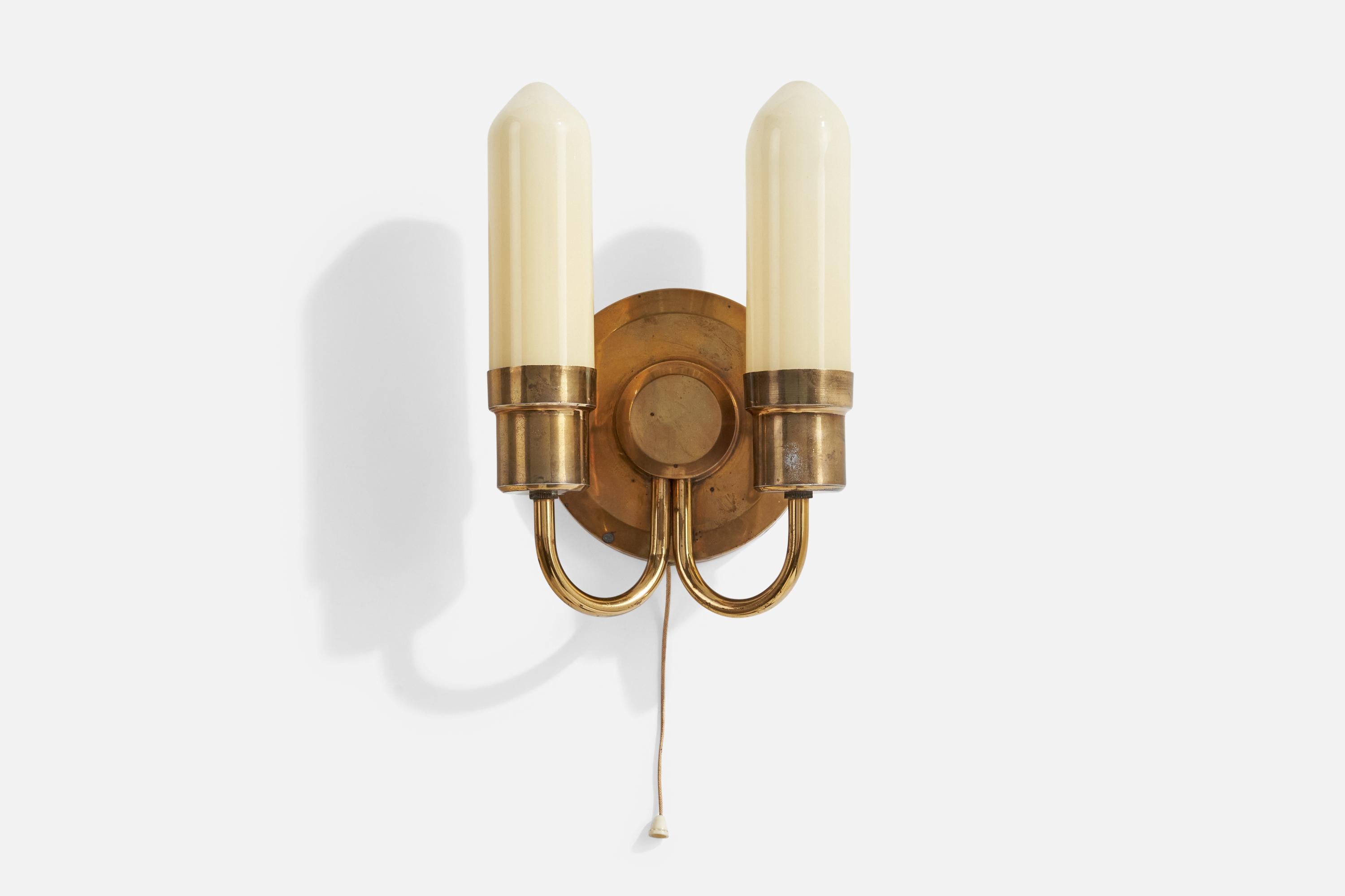 A brass and cream-white opaline glass wall light designed and produced in Austria, c. 1950s.

Overall Dimensions (Inches): 10” H x 6.625” W x 3.4“ D

Back Plate Dimensions (Inches): 5.2” H x 5.2“ W x 1” D

Bulb Specifications: E-14

Number of