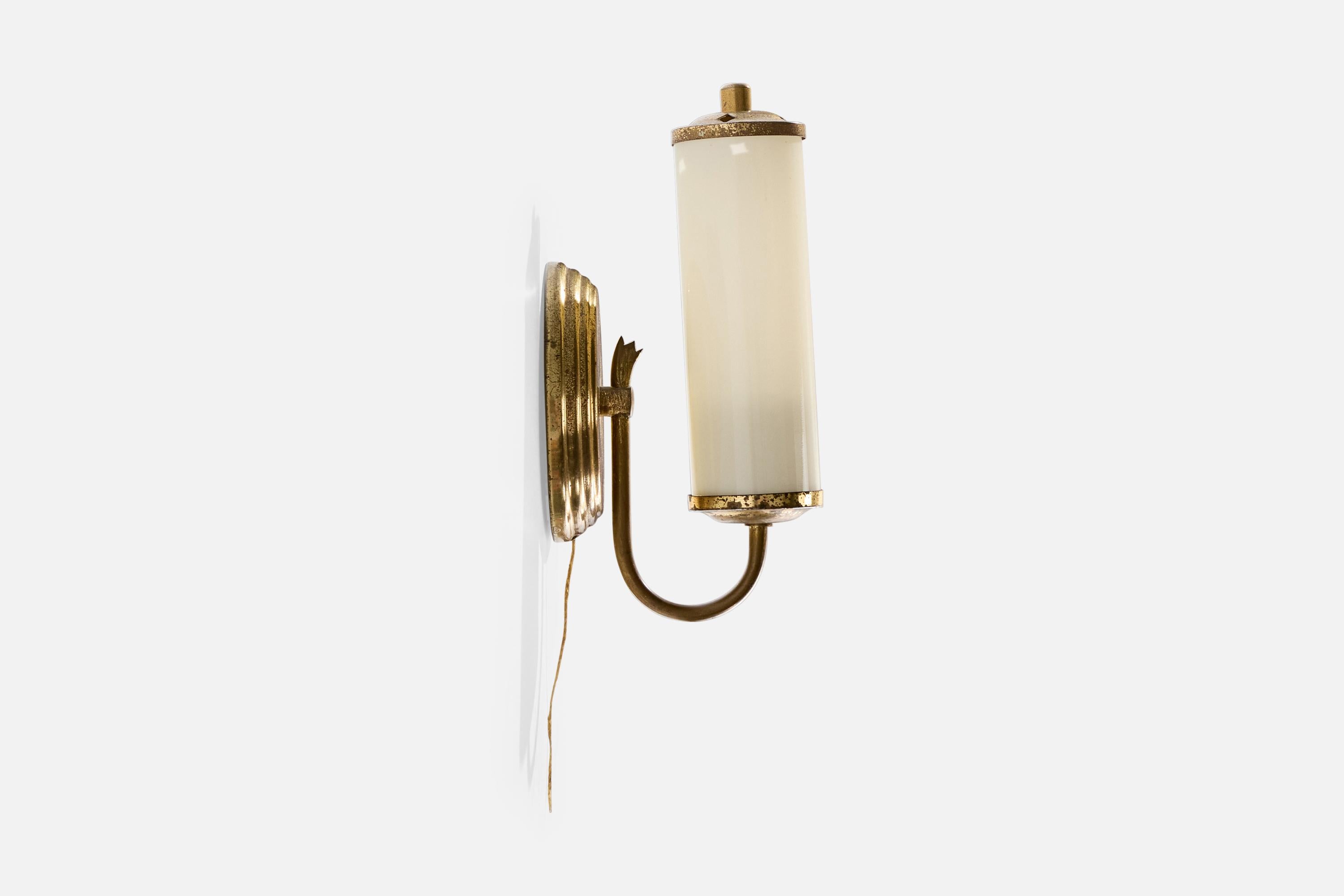 Austrian Designer, Wall Light, Brass, Glass, Austria, 1950s In Good Condition For Sale In High Point, NC