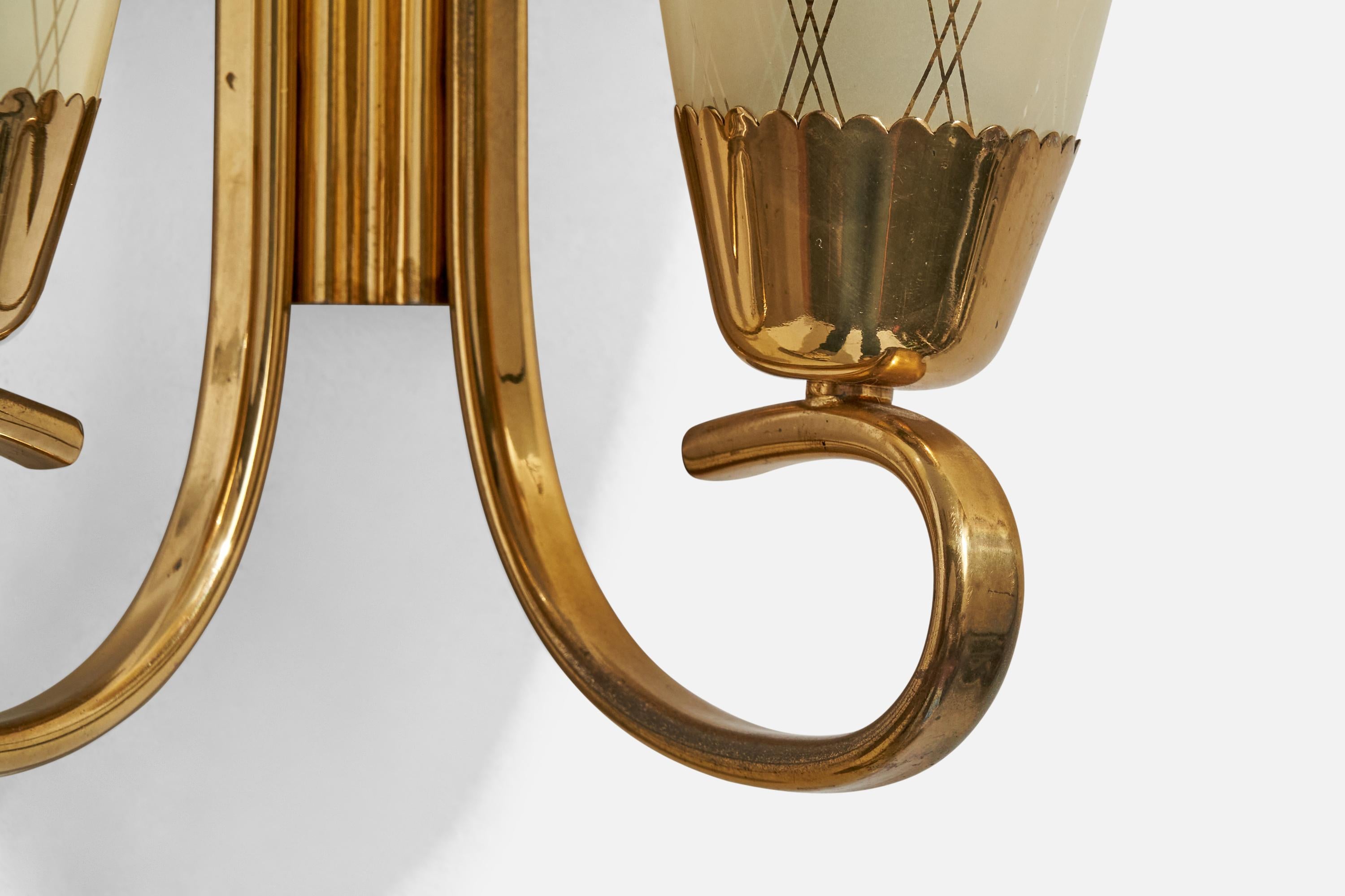 Laiton Designer autrichien, Wall Light, laiton, verre, Autriche, années 1950 en vente
