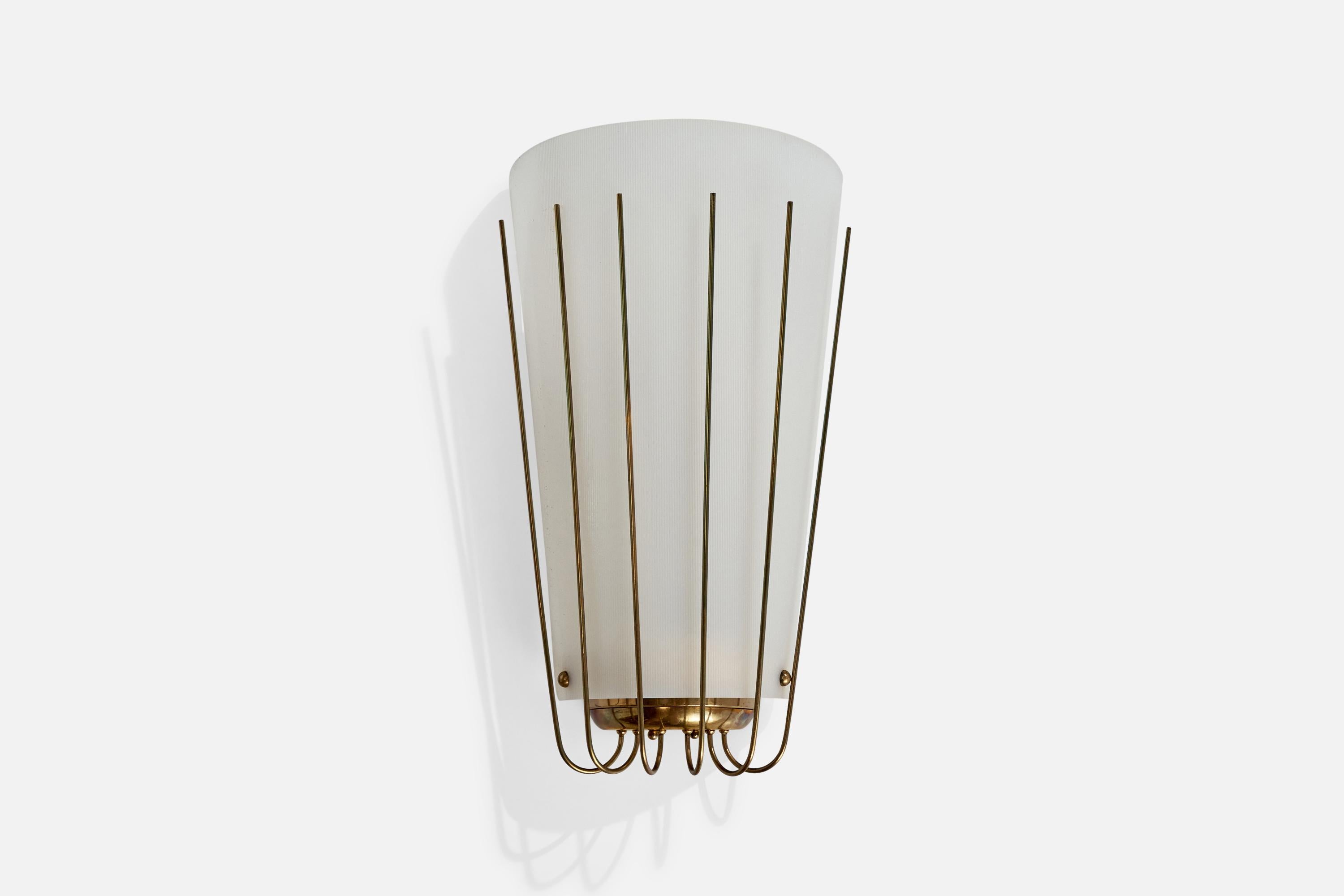 Österreichischer Designer, Wandleuchten, Messing, Acryl, Österreich, 1950er Jahre im Angebot 1