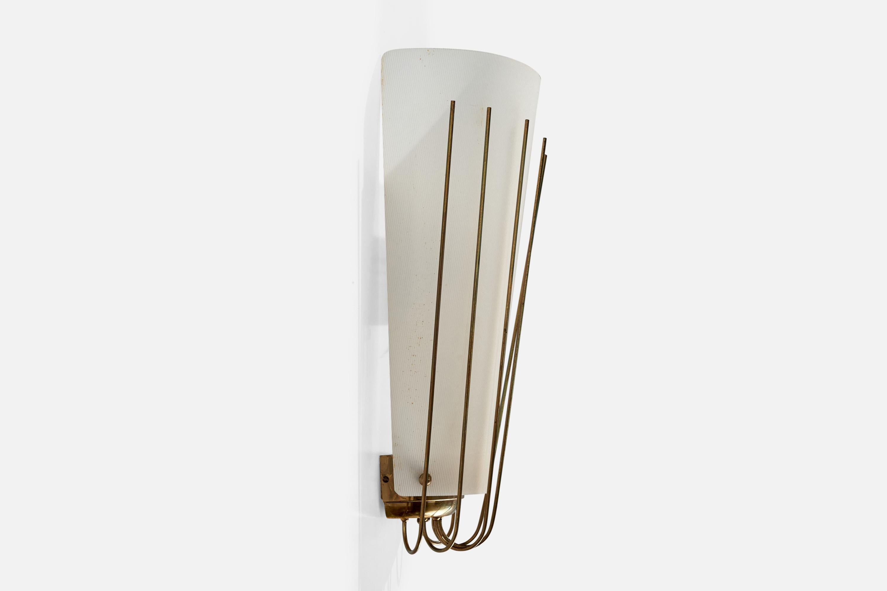 Österreichischer Designer, Wandleuchten, Messing, Acryl, Österreich, 1950er Jahre im Angebot 2