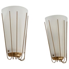Österreichischer Designer, Wandleuchten, Messing, Acryl, Österreich, 1950er Jahre