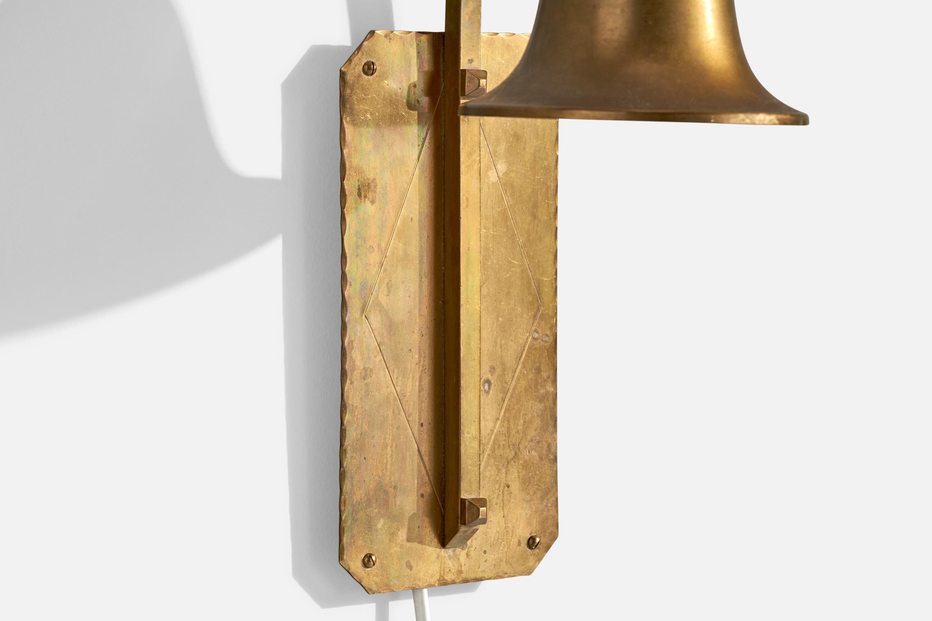 Milieu du XXe siècle Designer autrichien, lampes murales, laiton, Autriche, années 1950 en vente