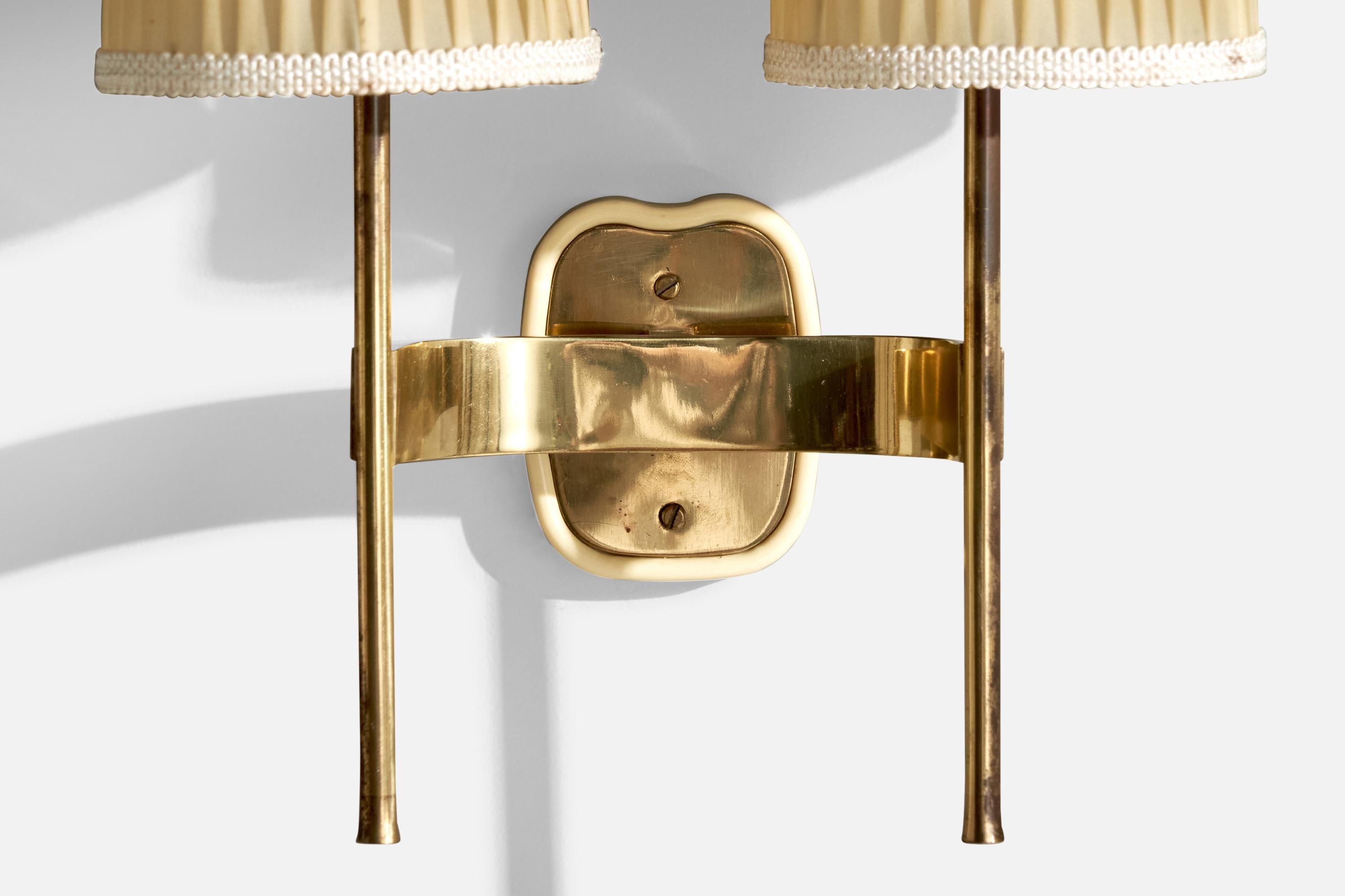 Österreichischer Designer, Wandleuchten, Messing, Stoff, Metall, Österreich, 1950er Jahre im Angebot 2
