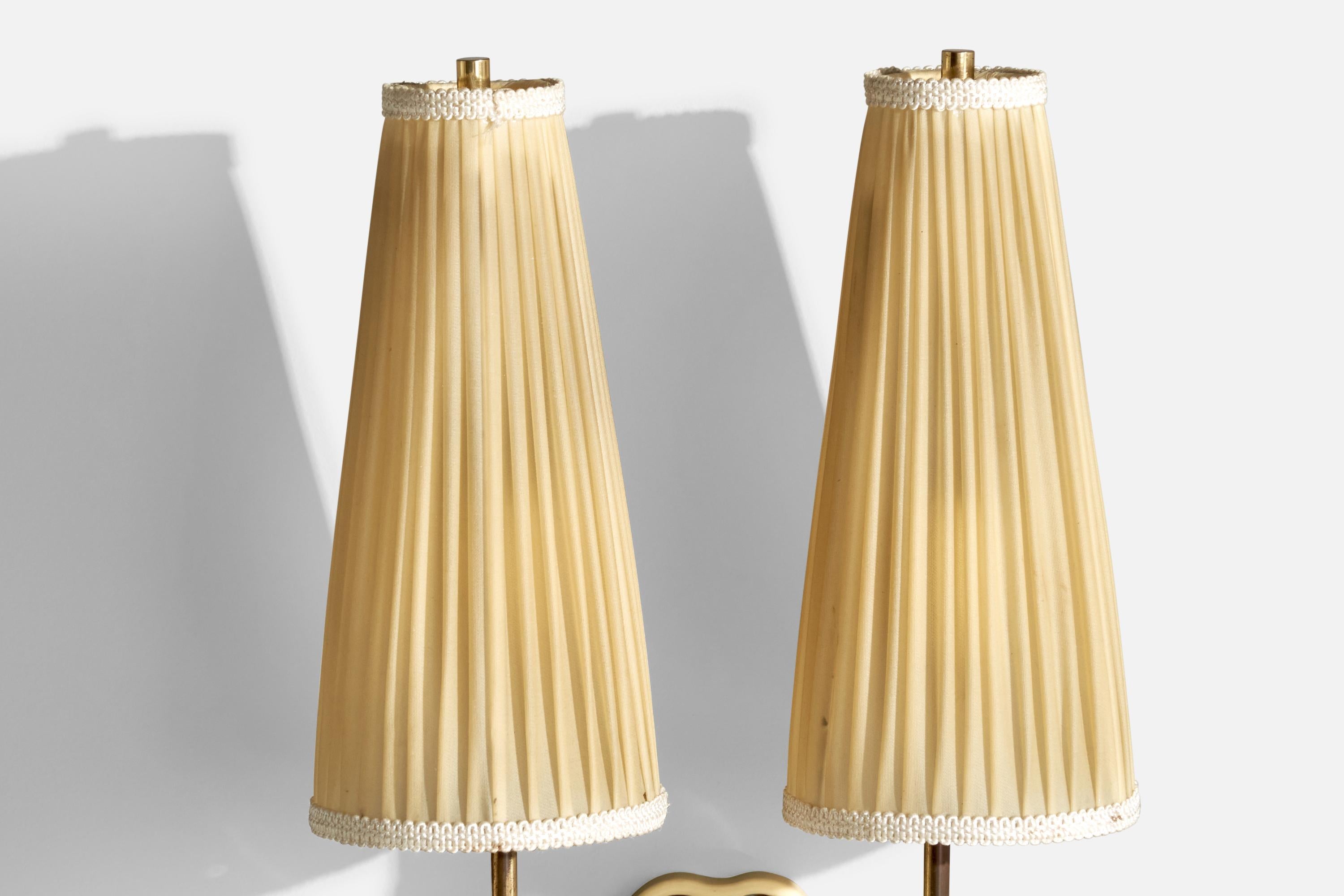 Österreichischer Designer, Wandleuchten, Messing, Stoff, Metall, Österreich, 1950er Jahre im Angebot 3