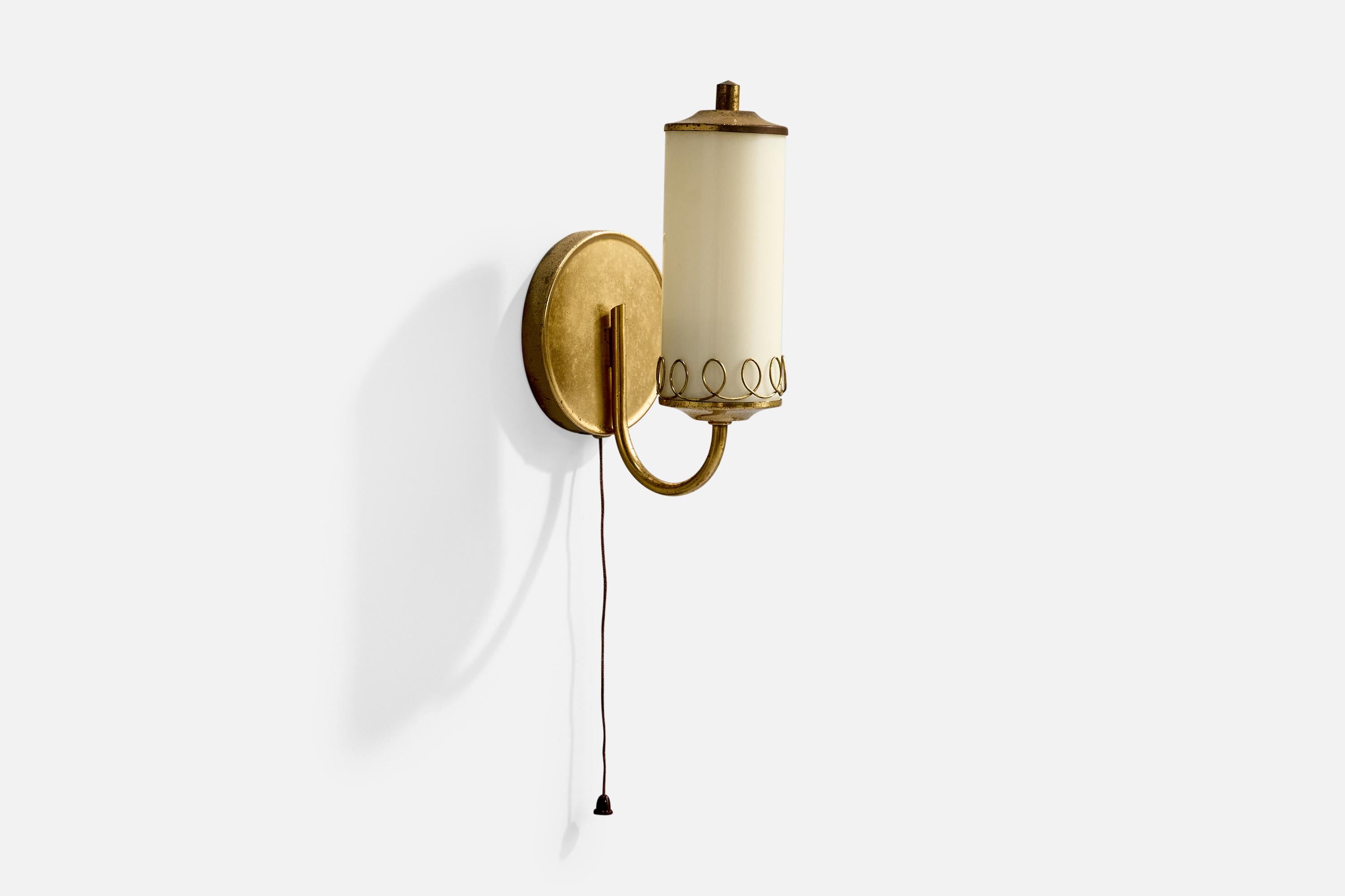 Suédois Design/One, Lights, laiton, verre, Autriche, années 1950 en vente
