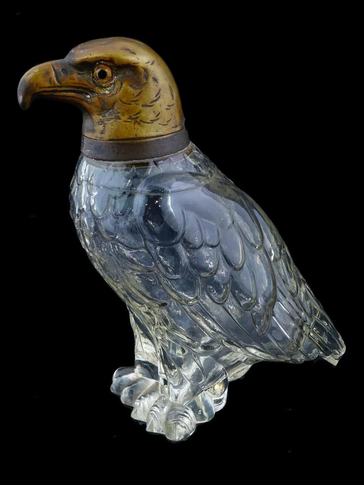 Decantador Figurado de Cristal Tallado Águila Austriaca en venta