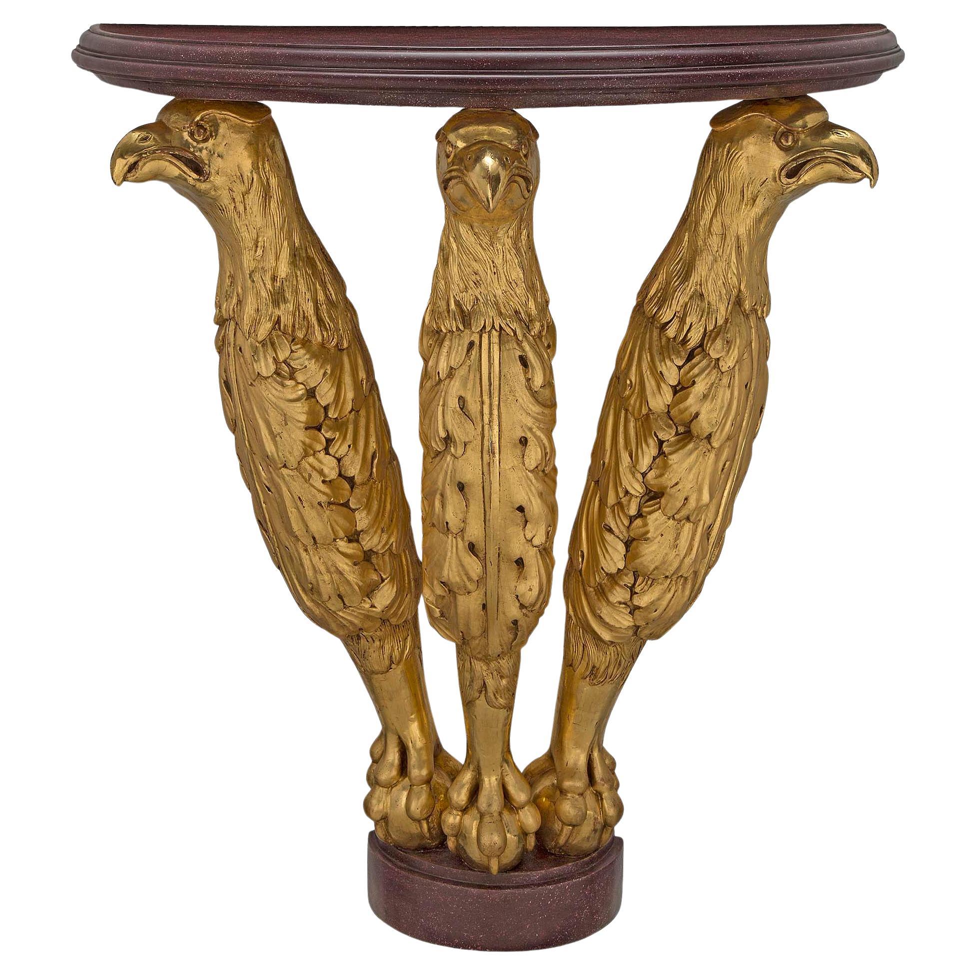 Console demi-lune en bois doré de style néoclassique autrichien du début du XIXe siècle