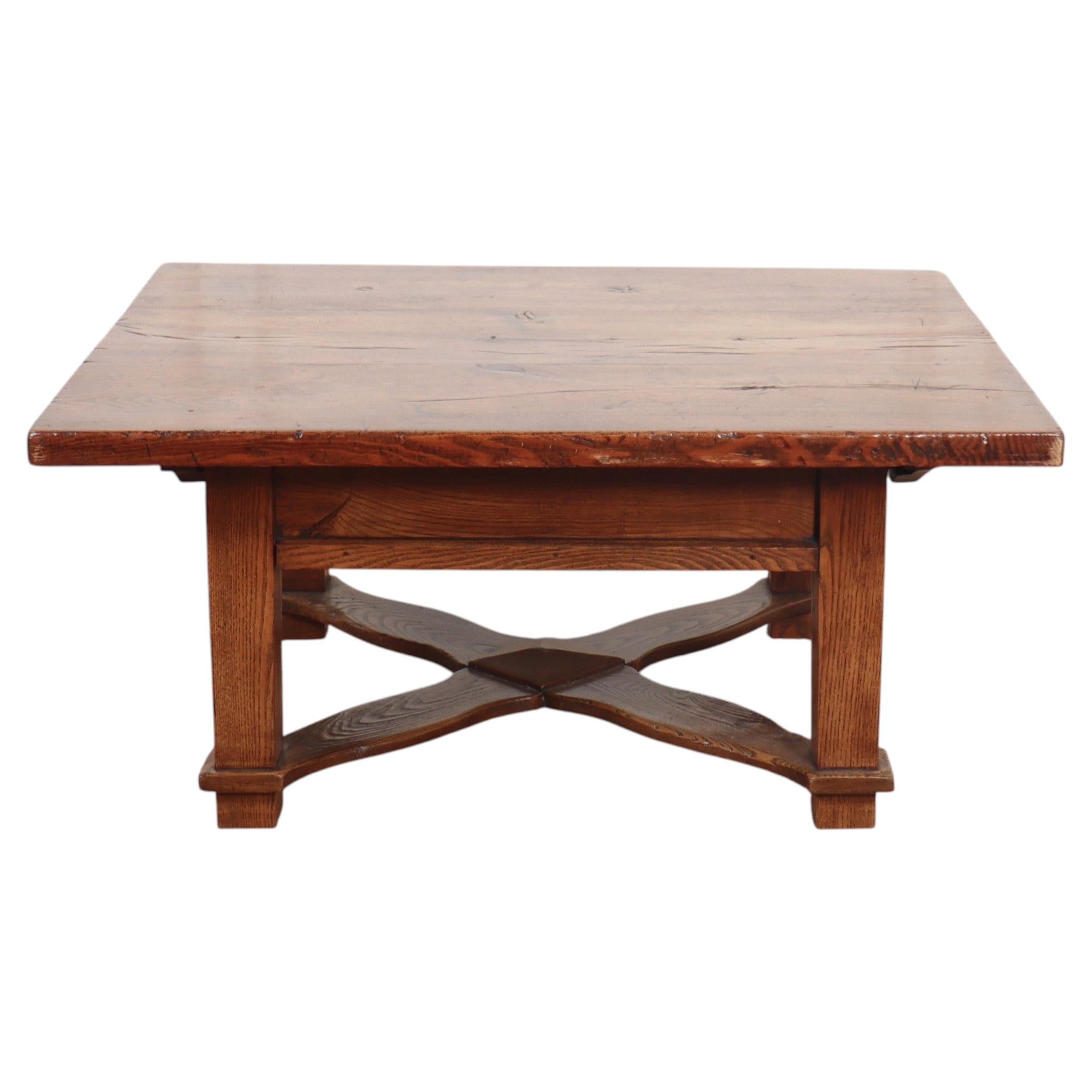 Table basse en orme autrichien en vente