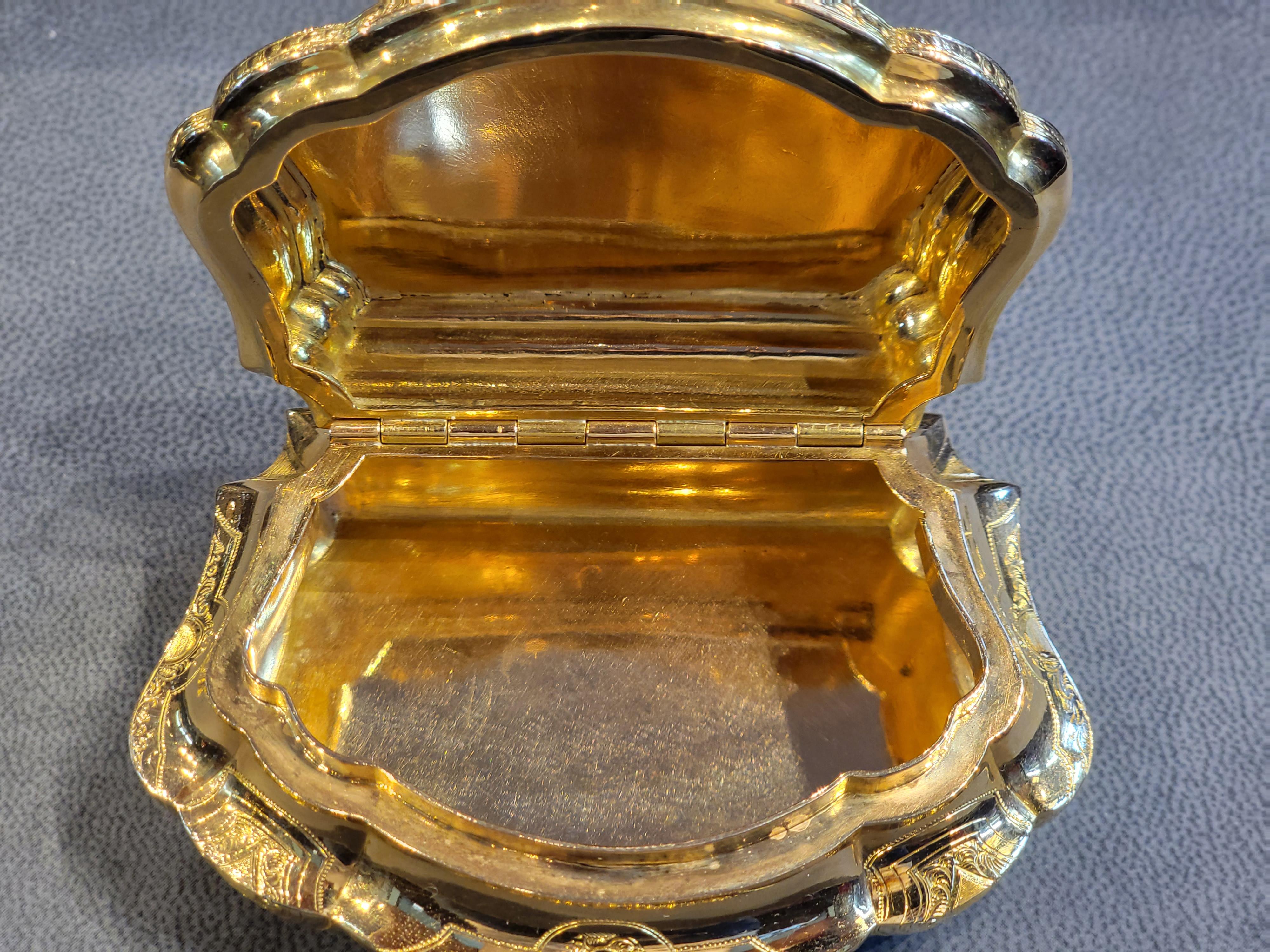 Austrian Enamelled 18k Gold Snuff Box 4