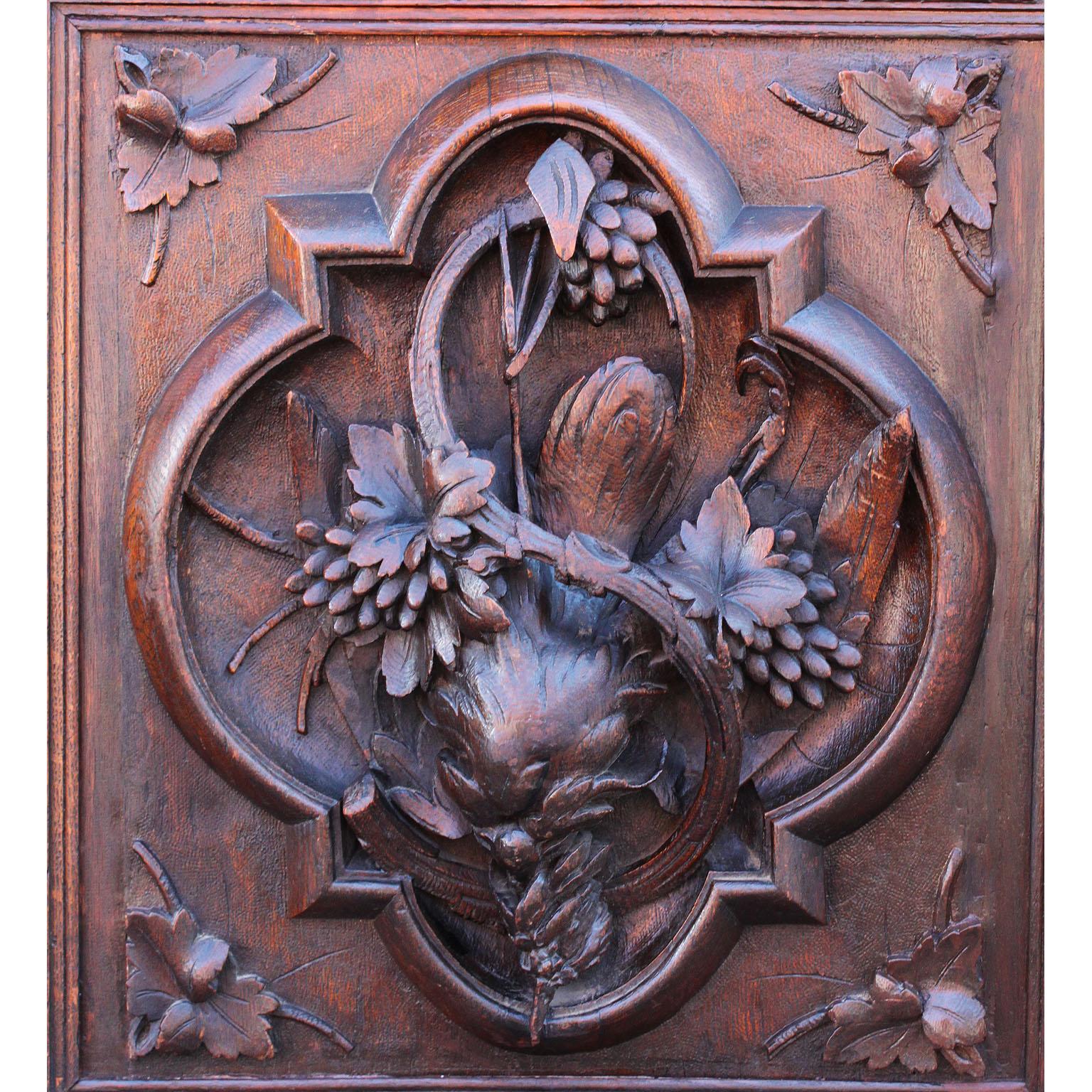 Austrian-German 19th Century Carved Walnut Black-Forest Hunt Credenza Bookcase For Sale 2