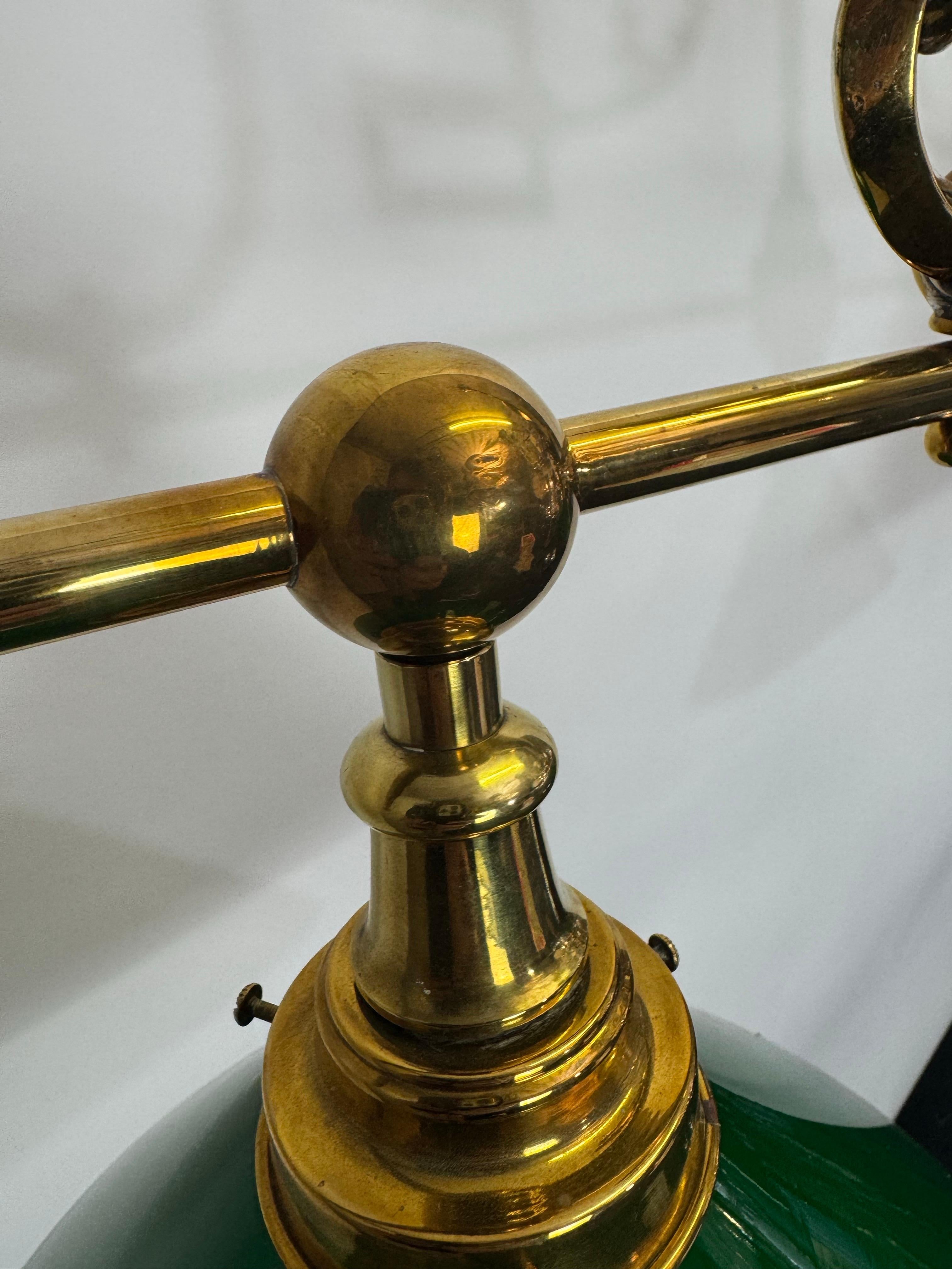 Lustre de bibliothèque autrichien en laiton doré, Vienne, vers 1900 en vente 2