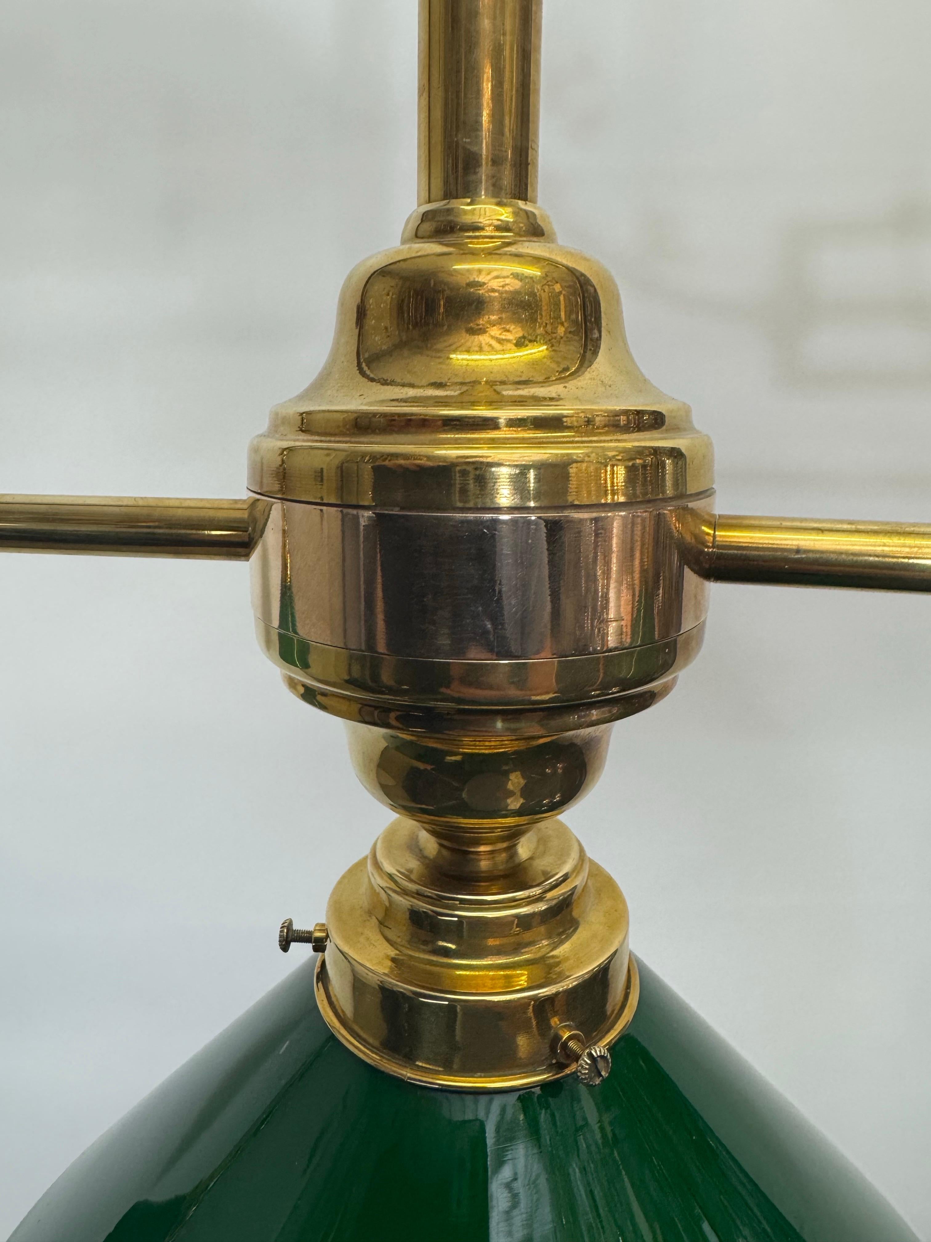 Lustre de bibliothèque autrichien en laiton doré, Vienne, vers 1900 en vente 3