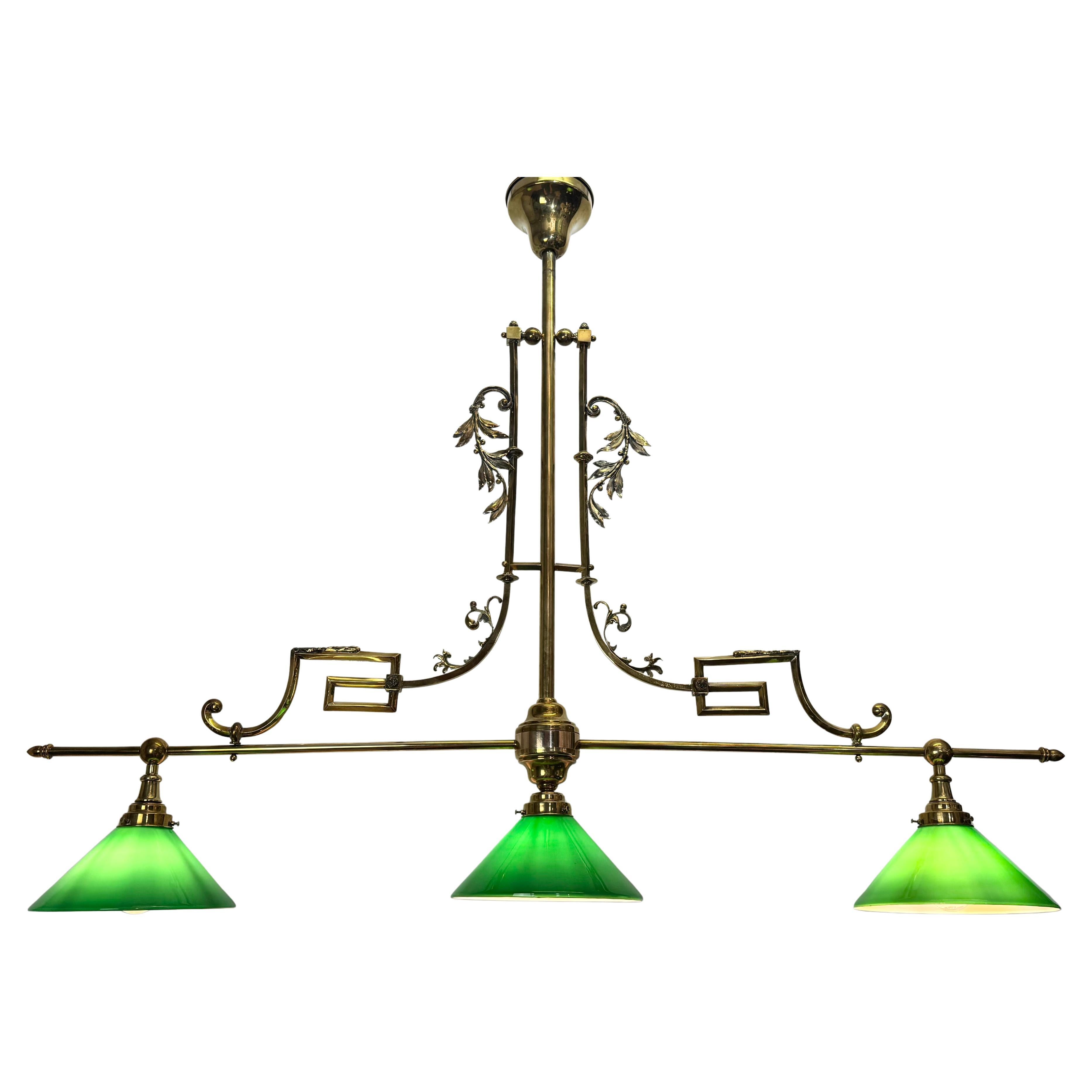 Lampadario da biblioteca austriaco in ottone dorato, Vienna, 1900 ca.