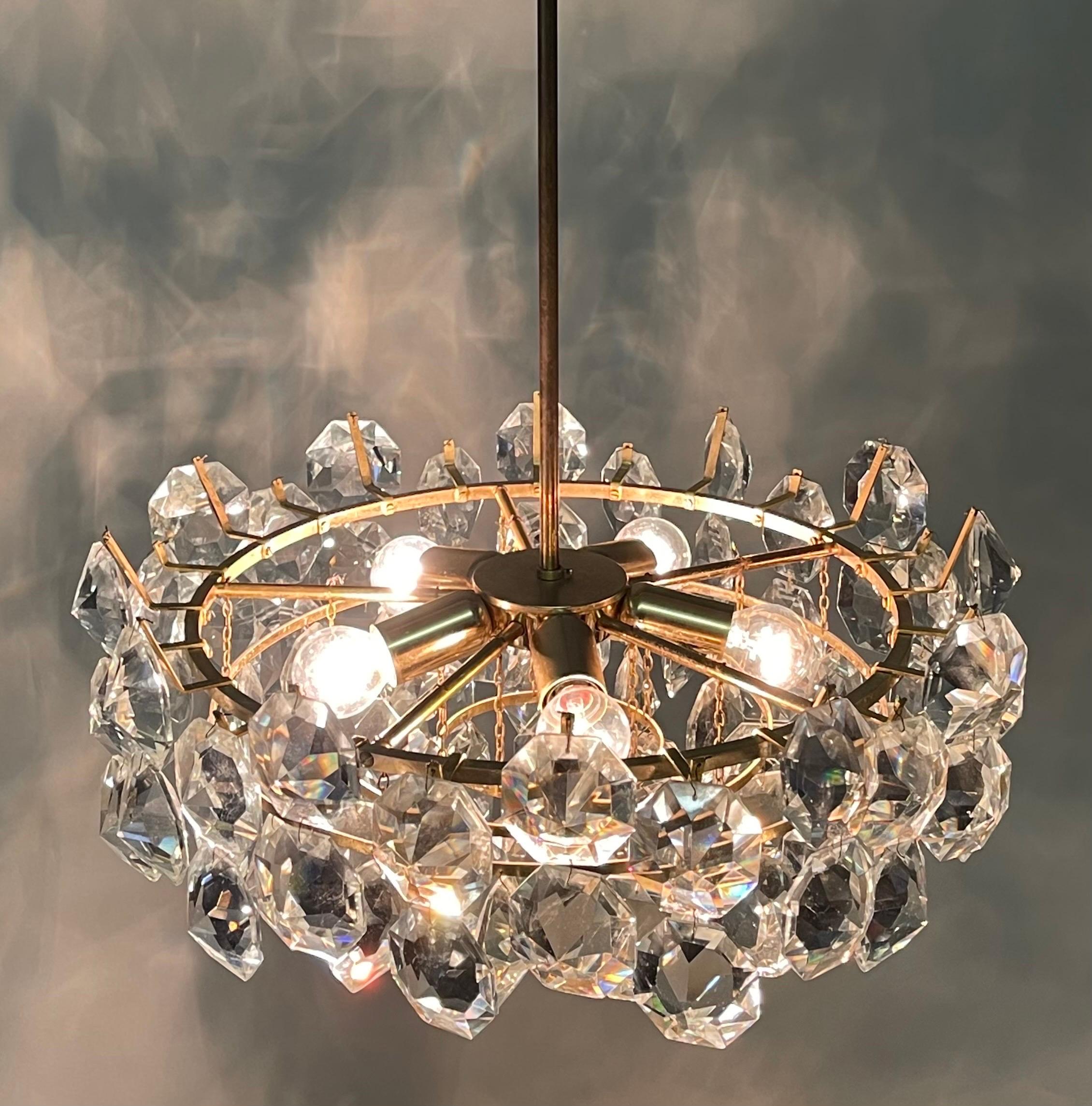 Mid-Century Modern Austrian Glass and Gilt Brass Chandelier by Bakalowits, circa 1960s For Sale
