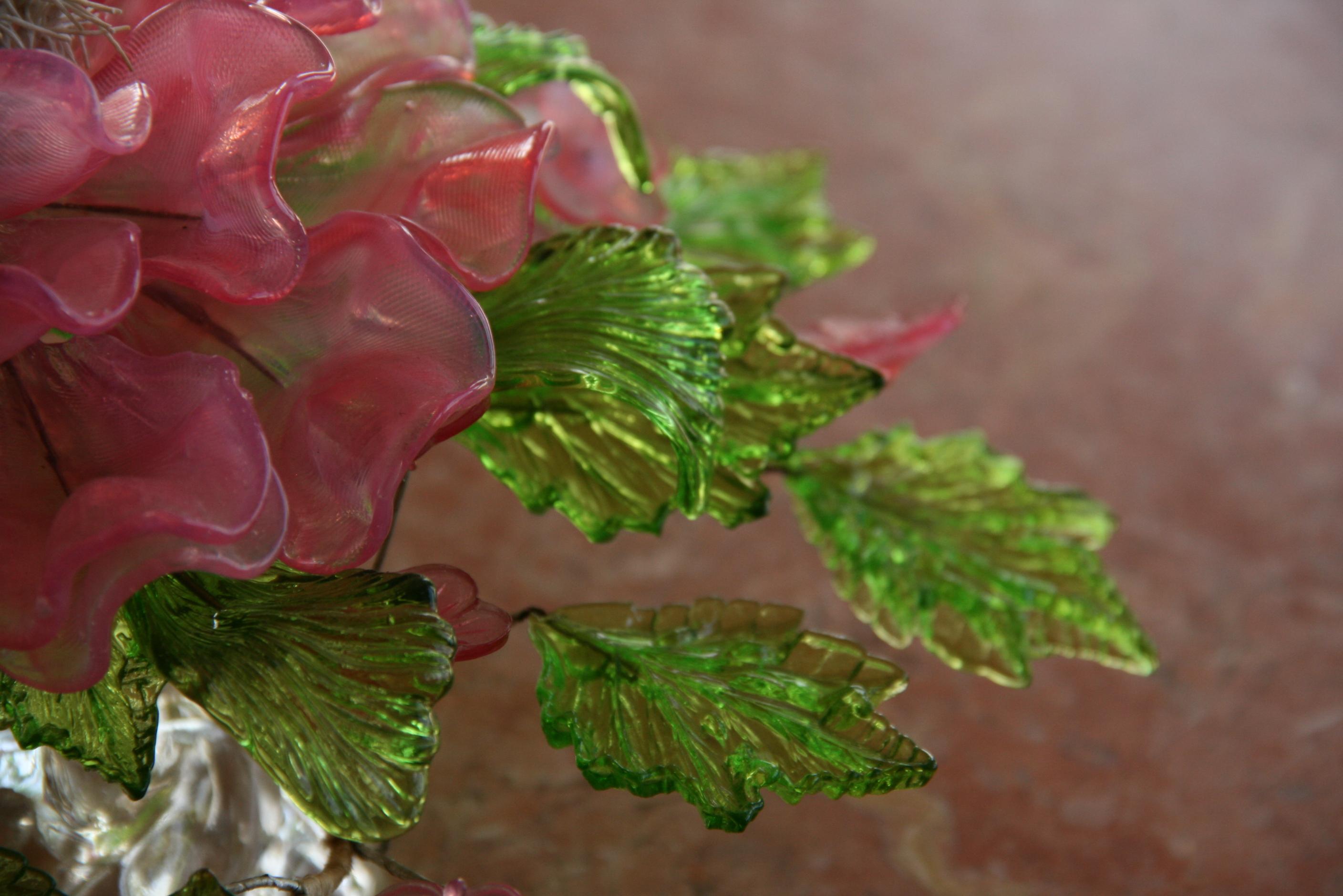 Centre de table en verre autrichien à feuilles et fleurs en vente 4