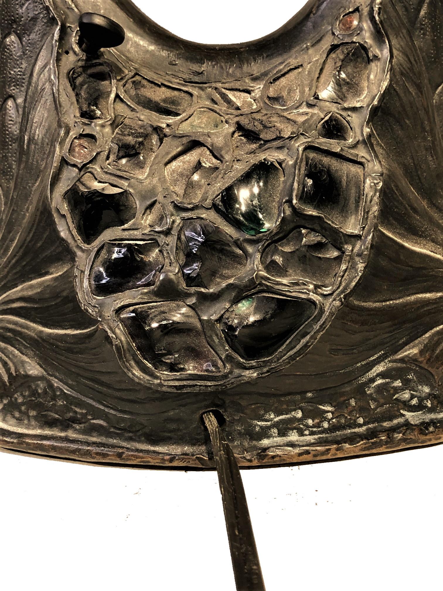 Österreichische Jugendstil-Tischlampe aus Bronze mit Kunstglas-Medaillons, um 1900  im Angebot 2