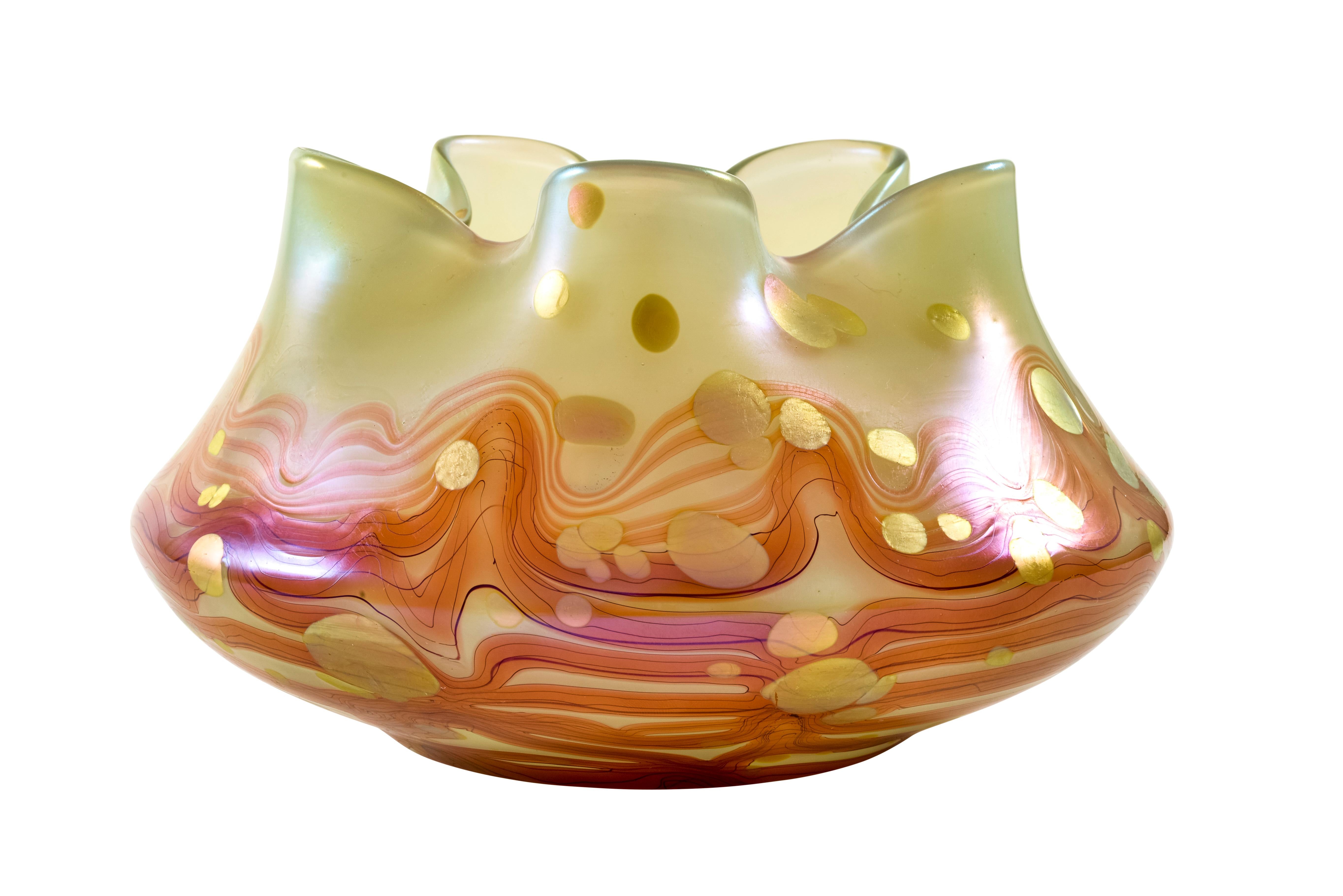 Austrian Jugendstil Floral Glass Bowl Loetz Red Gold circa 1902 In Good Condition For Sale In Klosterneuburg, AT
