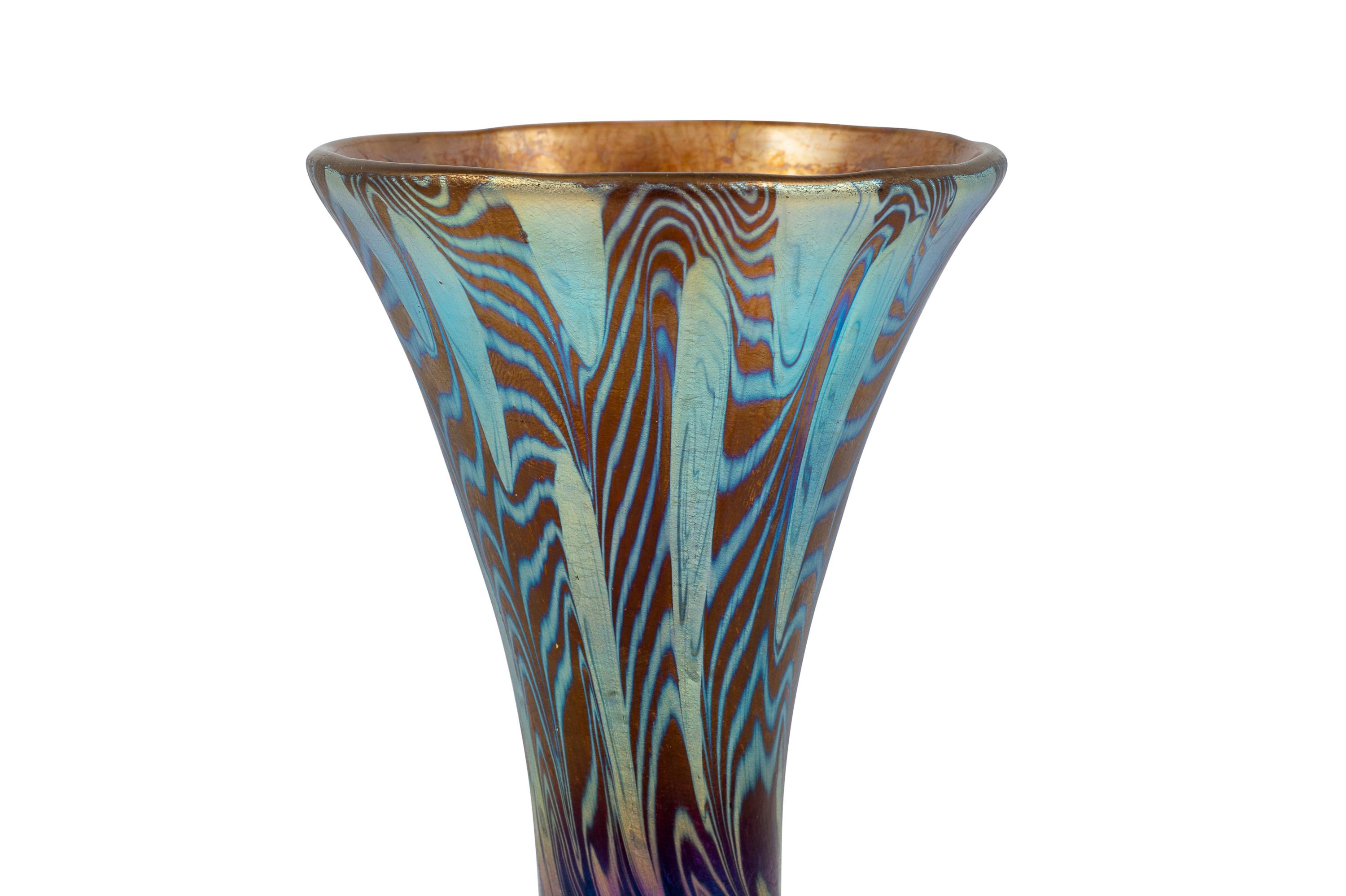 Austrian Jugendstil Glass Vase Argus Decoration circa 1902 Johann Loetz Witwe In Good Condition For Sale In Klosterneuburg, AT