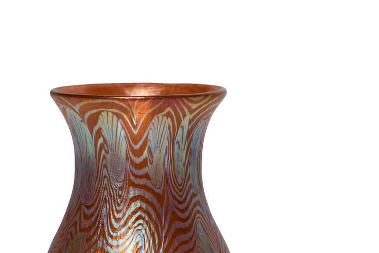 20th Century Austrian Jugendstil Loetz Vase Mouth-Blown Glass Red Phen. Gre. 3/430 circa 1903