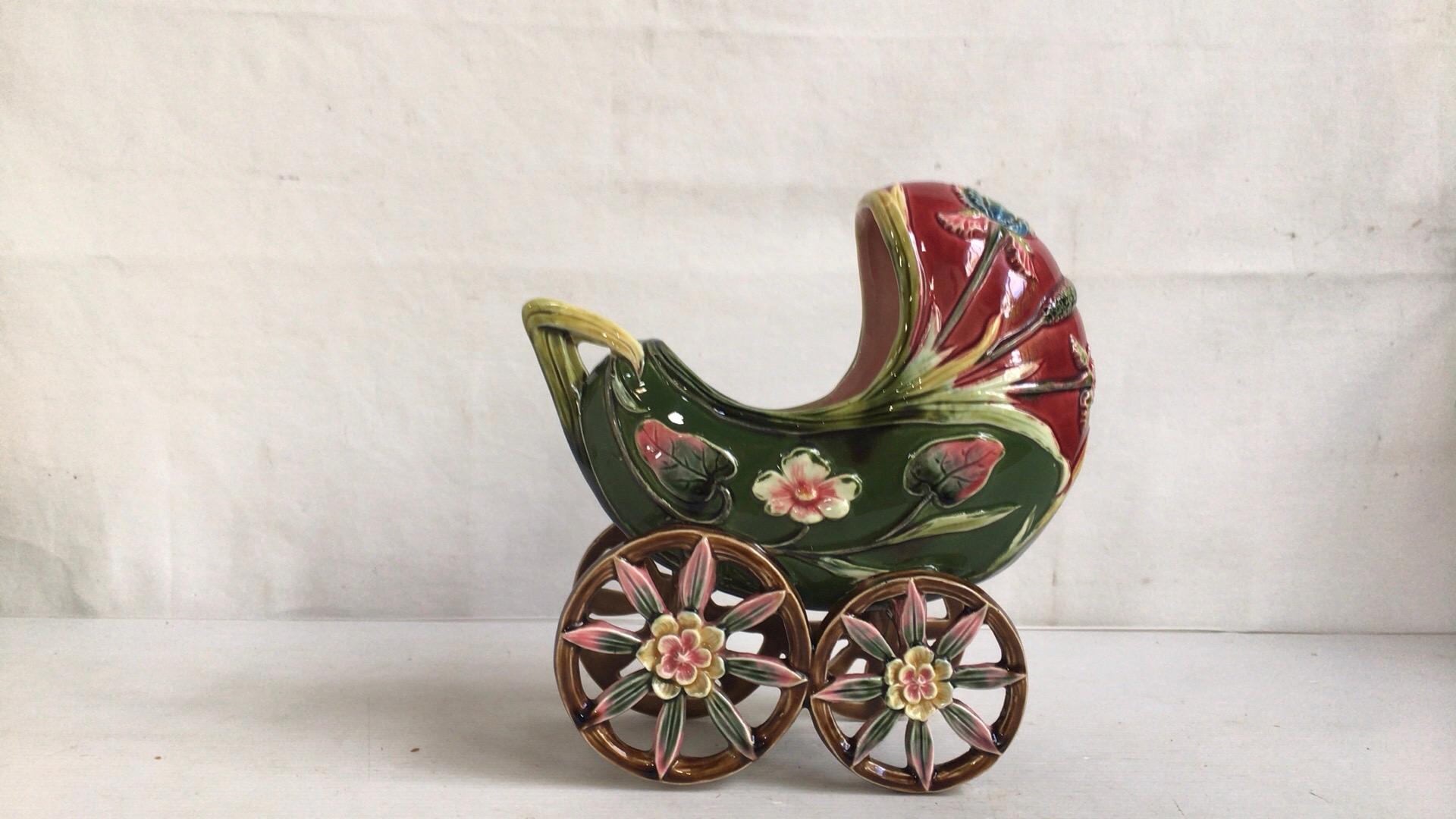 Early 20th Century Austrian Majolica Cradle Jardinière with Flowers, circa 1900 For Sale