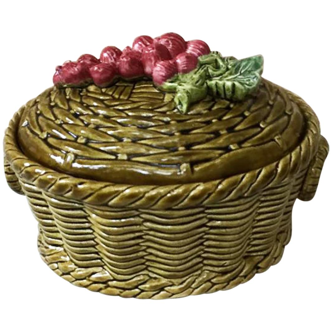 Austrian Majolica Gooseberries Basket, circa 1920 For Sale
