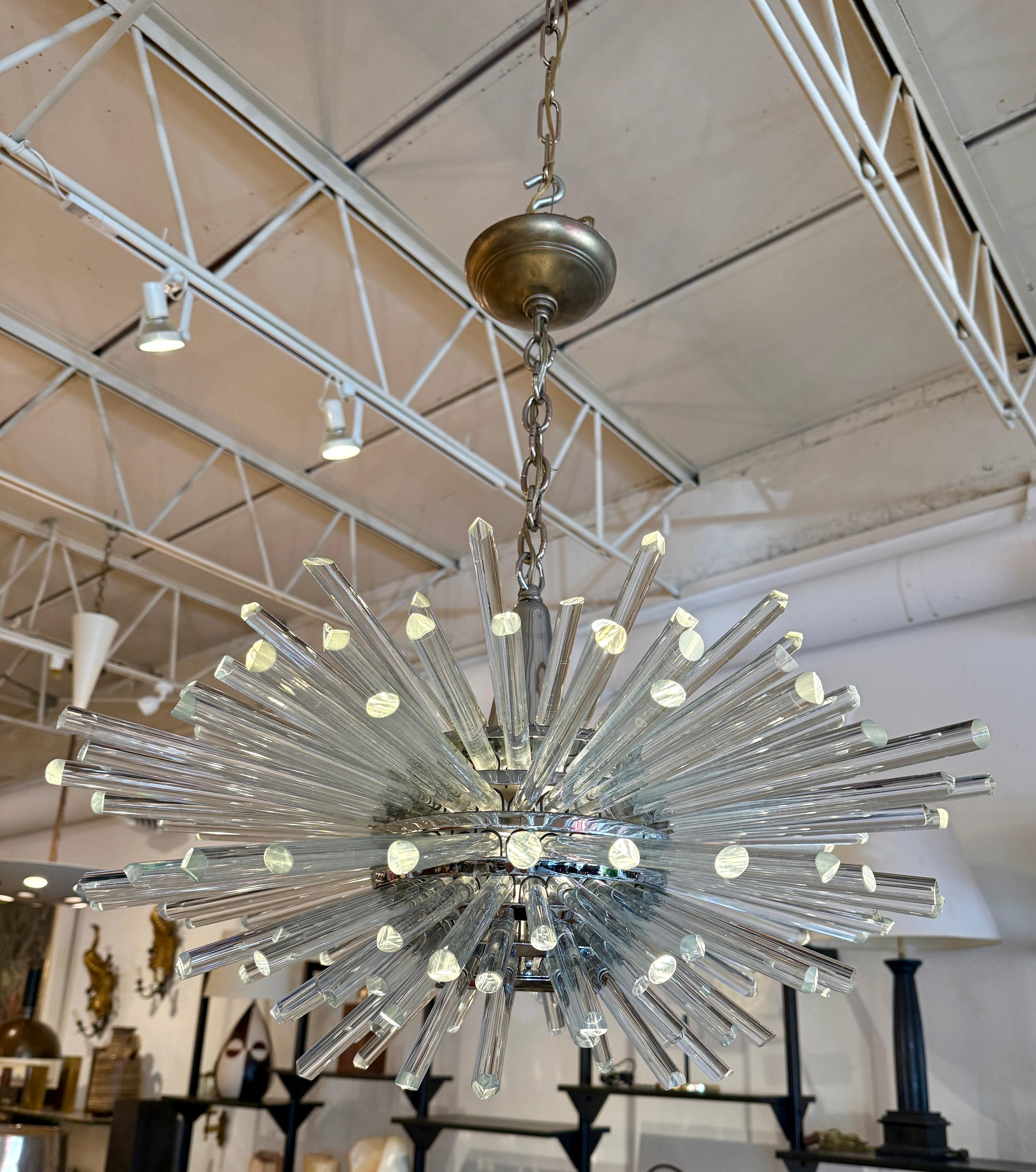 Milieu du XXe siècle Lustre autrichien du milieu du siècle en cristal Miracle 3317 par Bakalowits en vente