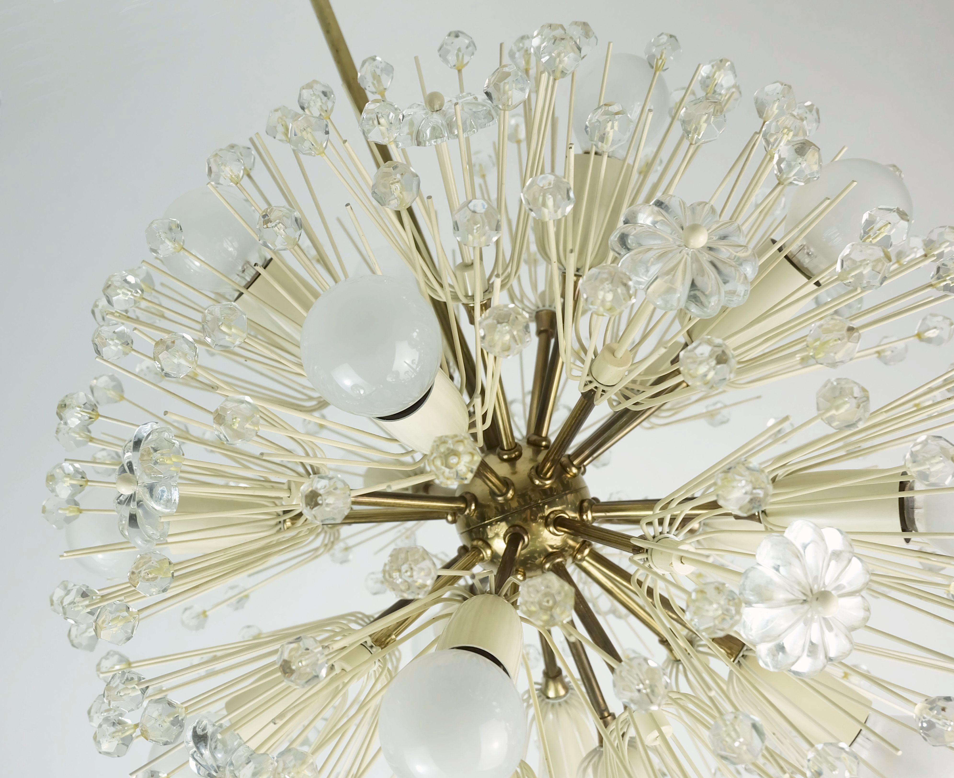 Ottone lampada a sospensione austriaca di metà secolo Emil Stejnar CHANDELIER, dandelion sputnik ceil in vendita