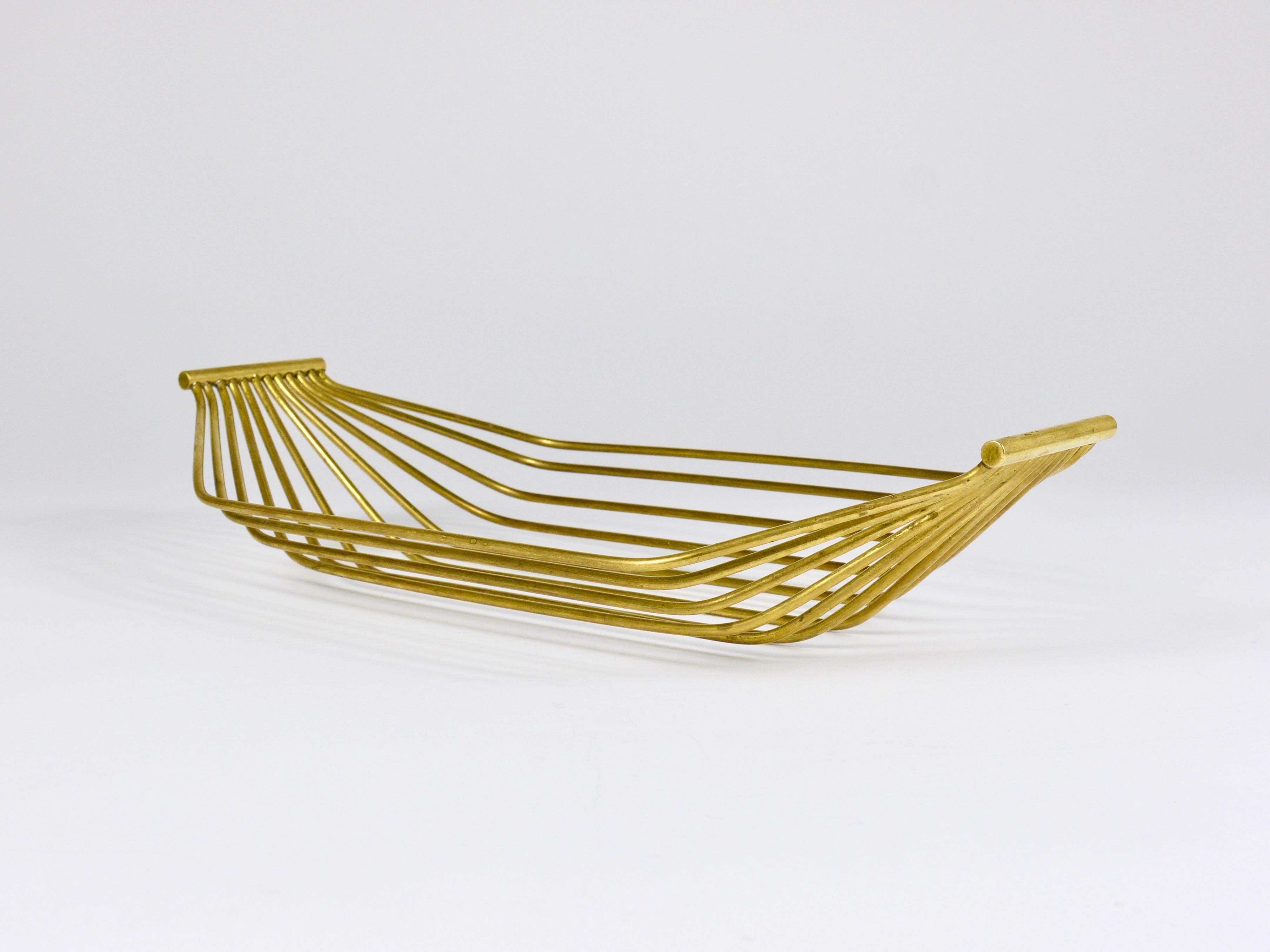 Ciotola austriaca a forma di cesto di frutta in filo d'ottone della metà del secolo, stile Carl Aubock, 1950 in vendita 5
