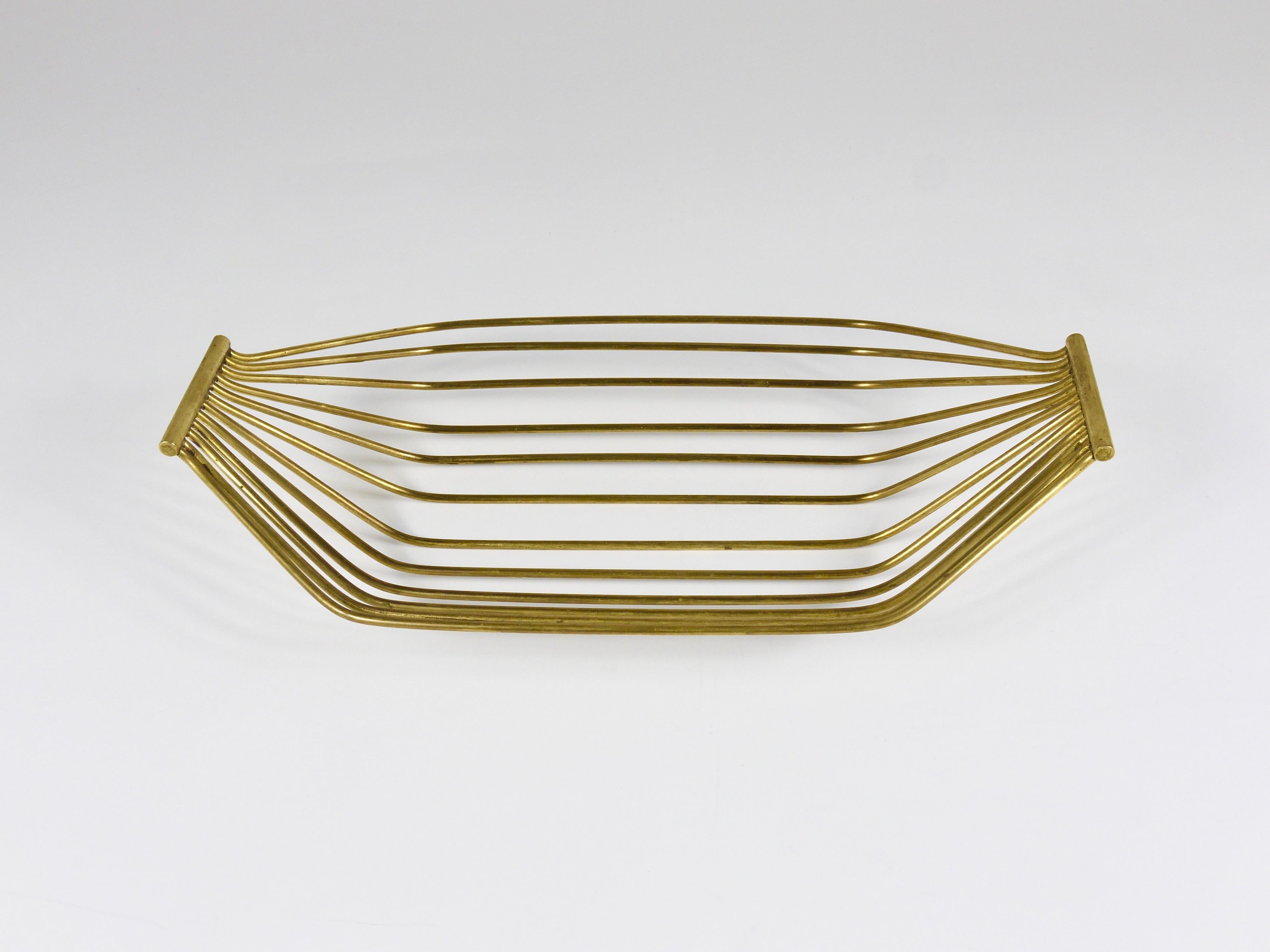 Ciotola austriaca a forma di cesto di frutta in filo d'ottone della metà del secolo, stile Carl Aubock, 1950 in vendita 12
