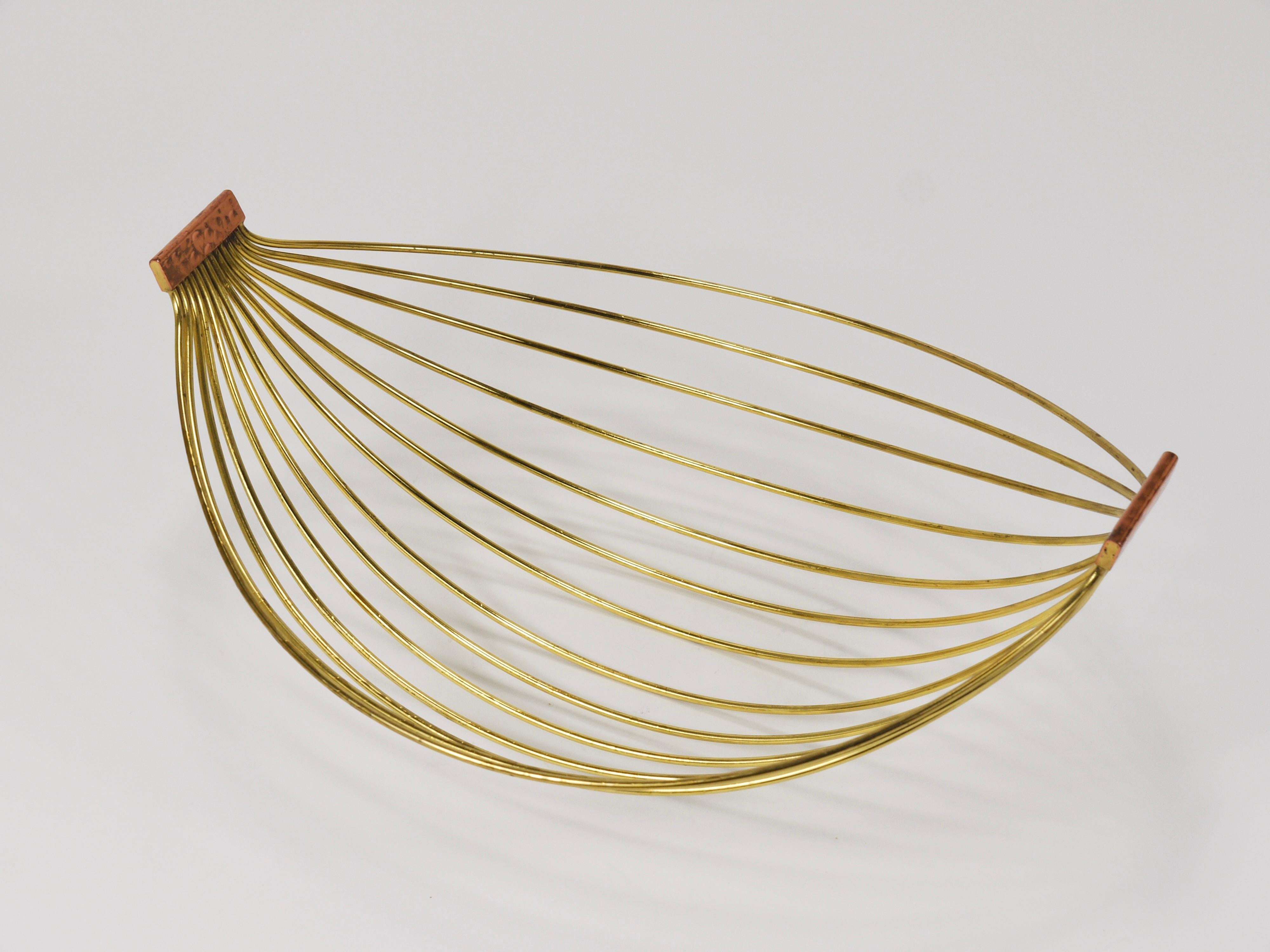 Hammered Austrian Mid-Century Large Brass Wire Fruit Basket Bowl, Carl Aubock Style, 1950