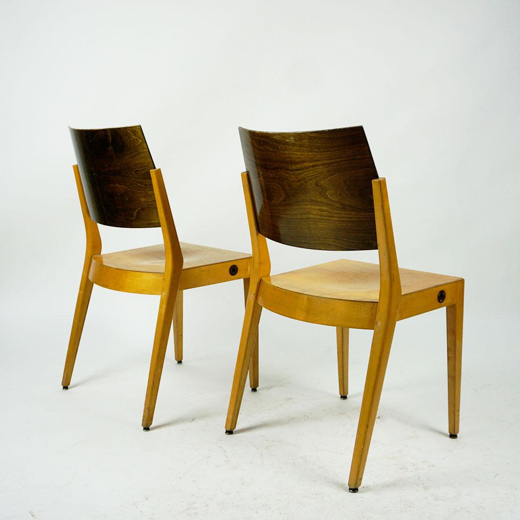 Austrian Midcentury Beech Stacking Chairs by Karl Schwanzer for Thonet In Good Condition For Sale In Vienna, AT