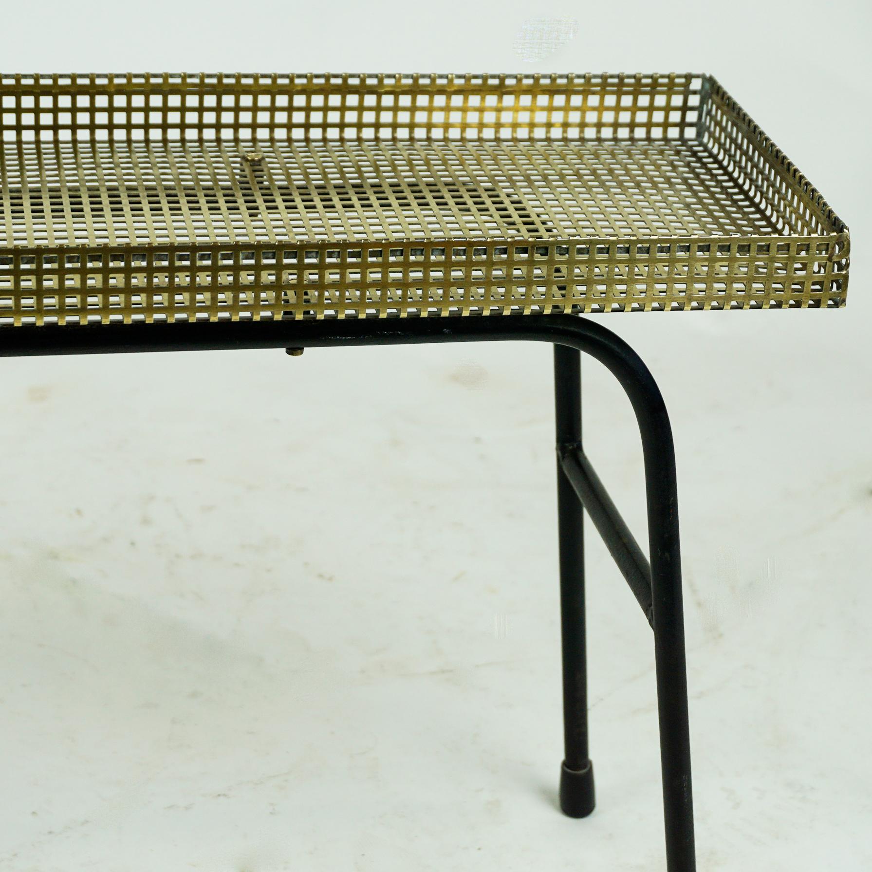 Austrian Midcentury Brass and Black Metal Flower Étagère 4