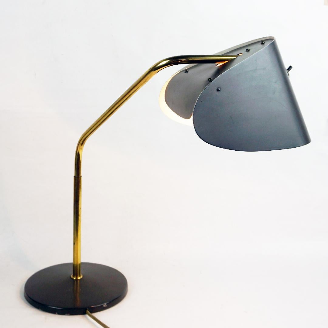 Austrian Midcentury Brass and Grey Metal Table Lamp by Hagenauer Vienna For Sale 5