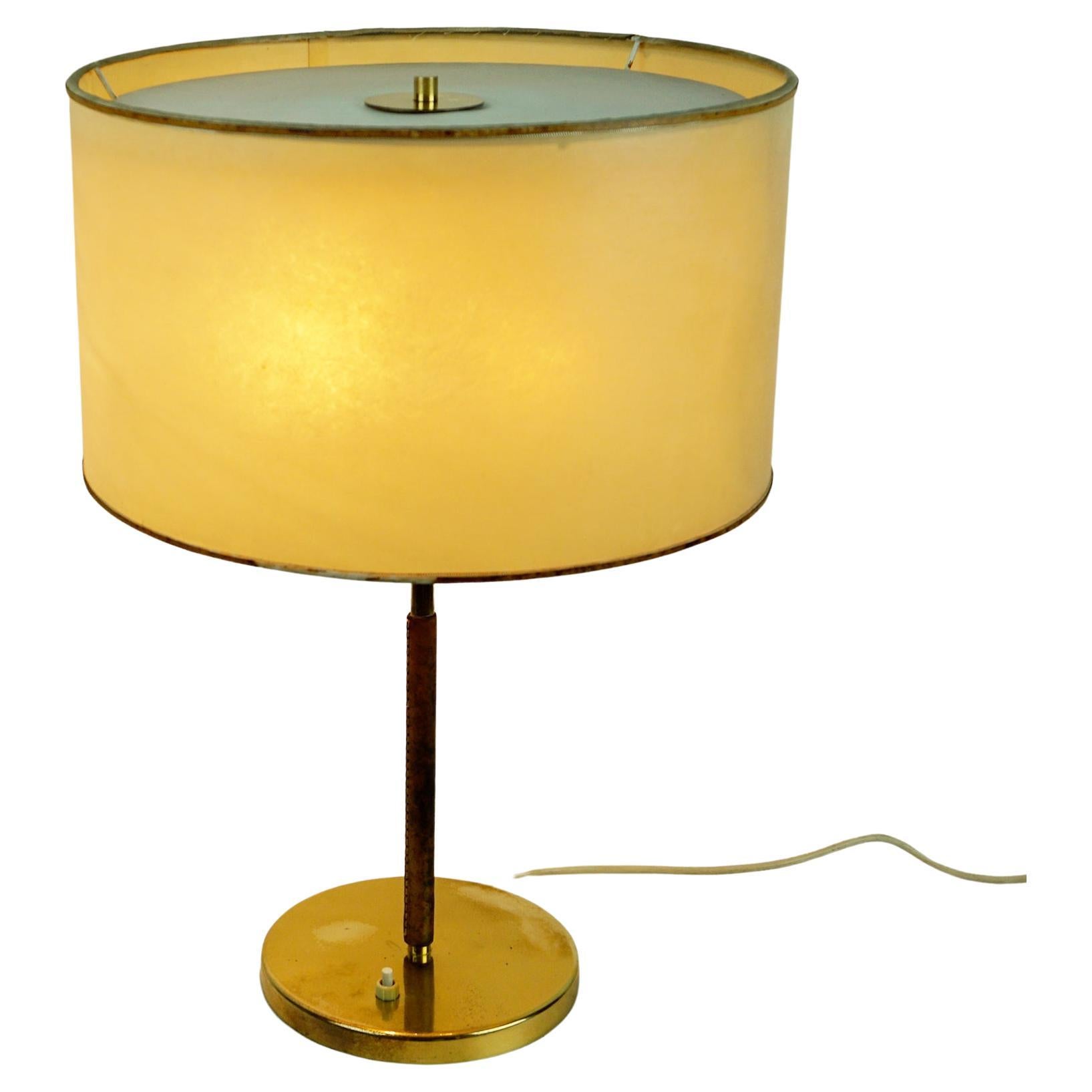 Austrian Midcentury Brass and Leather Table Lamp Mod. 1268 Essen by J. T. Kalmar For Sale