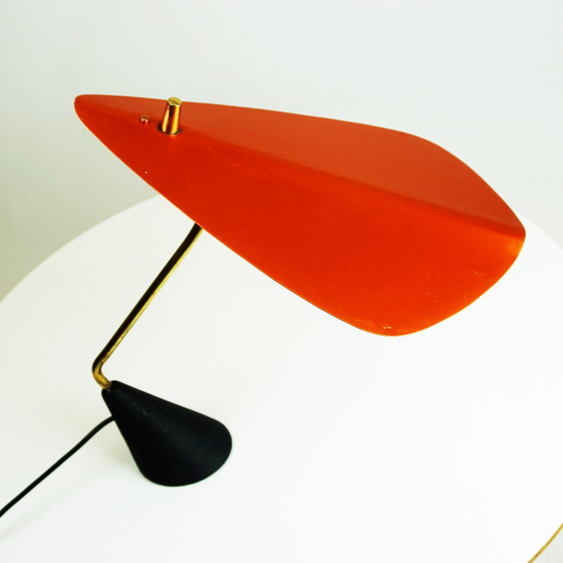Mid-20th Century Austrian Midcentury Brass and Red Lacquered Metal Table Lamp by Hagenauer Vienna