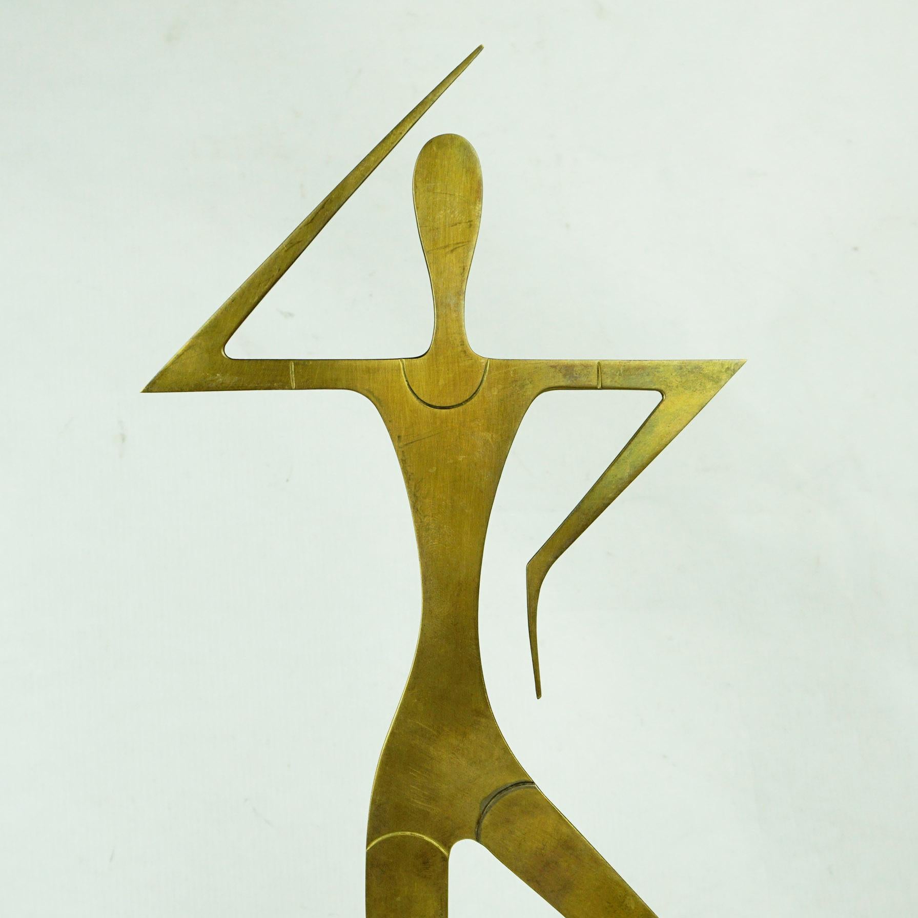 Amazing iconic brass sculpture designed by Franz Hagenauer and manufactured by Werkstätte Hagenauer Vienna in the 1970s, marked on the underside Hagenauer Wien, WHW, made in Austria. It is manufactured from a thin brass sheed and is mounted onto a