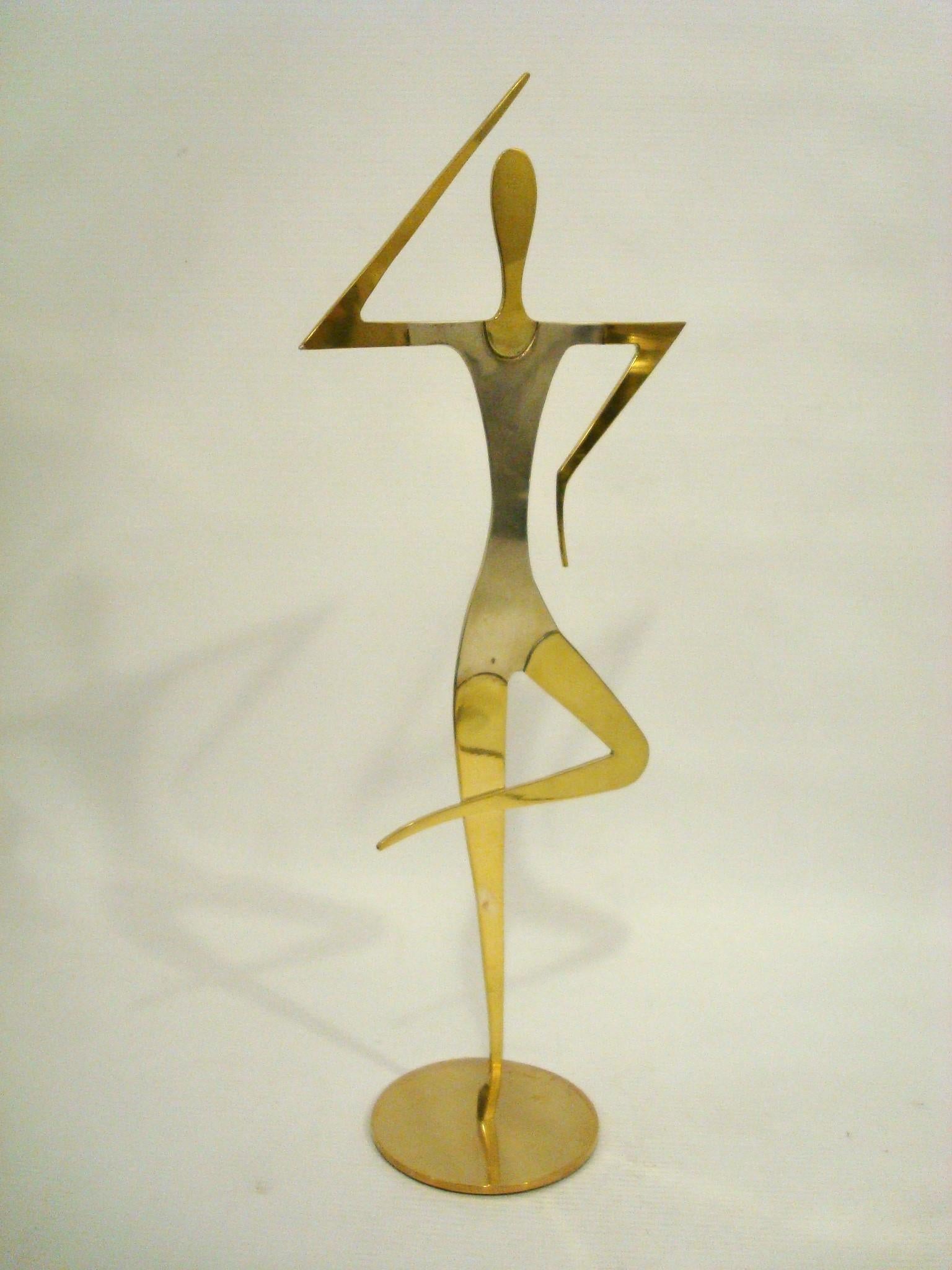 Ottone Scultura austriaca di ginnasta femminile in ottone della metà del secolo scorso di Hagenauer in vendita