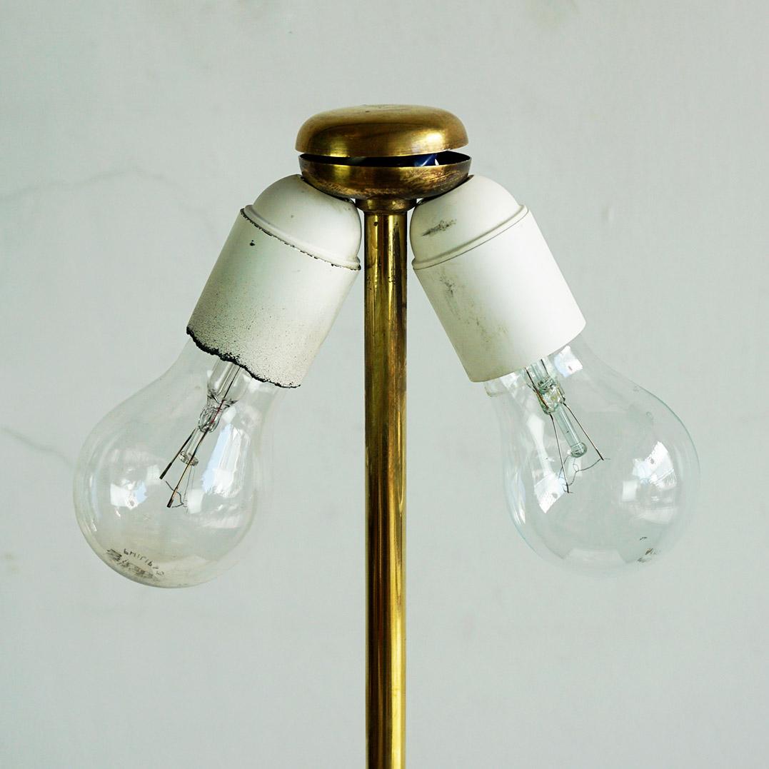 Österreichische Stehlampe aus Messing aus der Jahrhundertmitte Micheline von J.T. Kalmar im Angebot 5