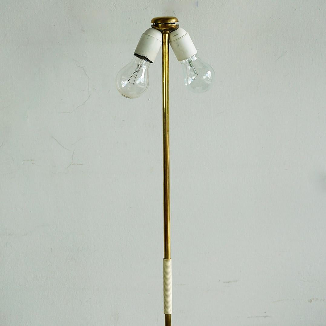 Österreichische Stehlampe aus Messing aus der Jahrhundertmitte Micheline von J.T. Kalmar im Angebot 6