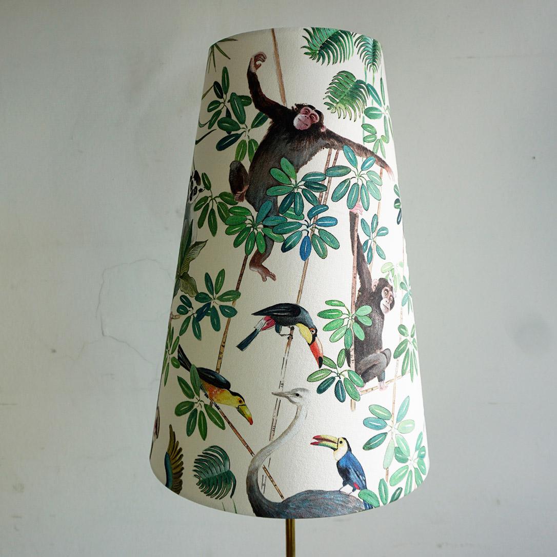 Österreichische Stehlampe aus Messing aus der Jahrhundertmitte Micheline von J.T. Kalmar im Zustand „Gut“ im Angebot in Vienna, AT