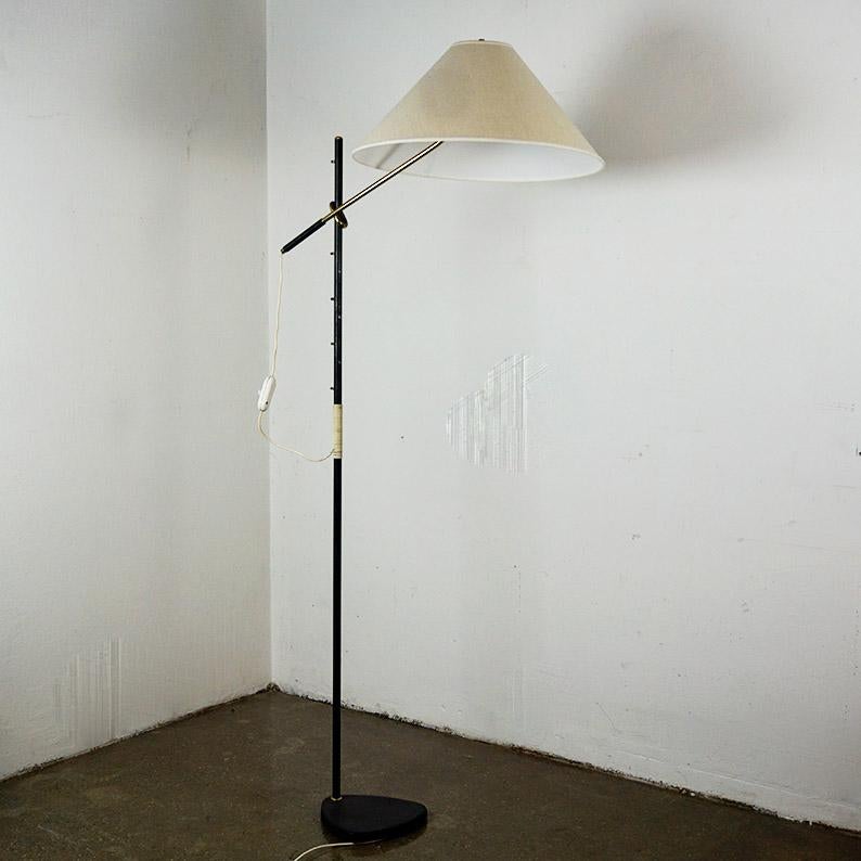 Austrian Midcentury Brass Floor Lamp Mod. 2097 Pelikan by J.T. Kalmar For Sale 2