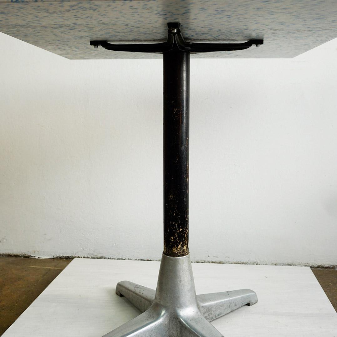 Mid-Century Modern Table basse autrichienne du milieu du siècle dernier dans le style d'Oswald Haerdtl en vente