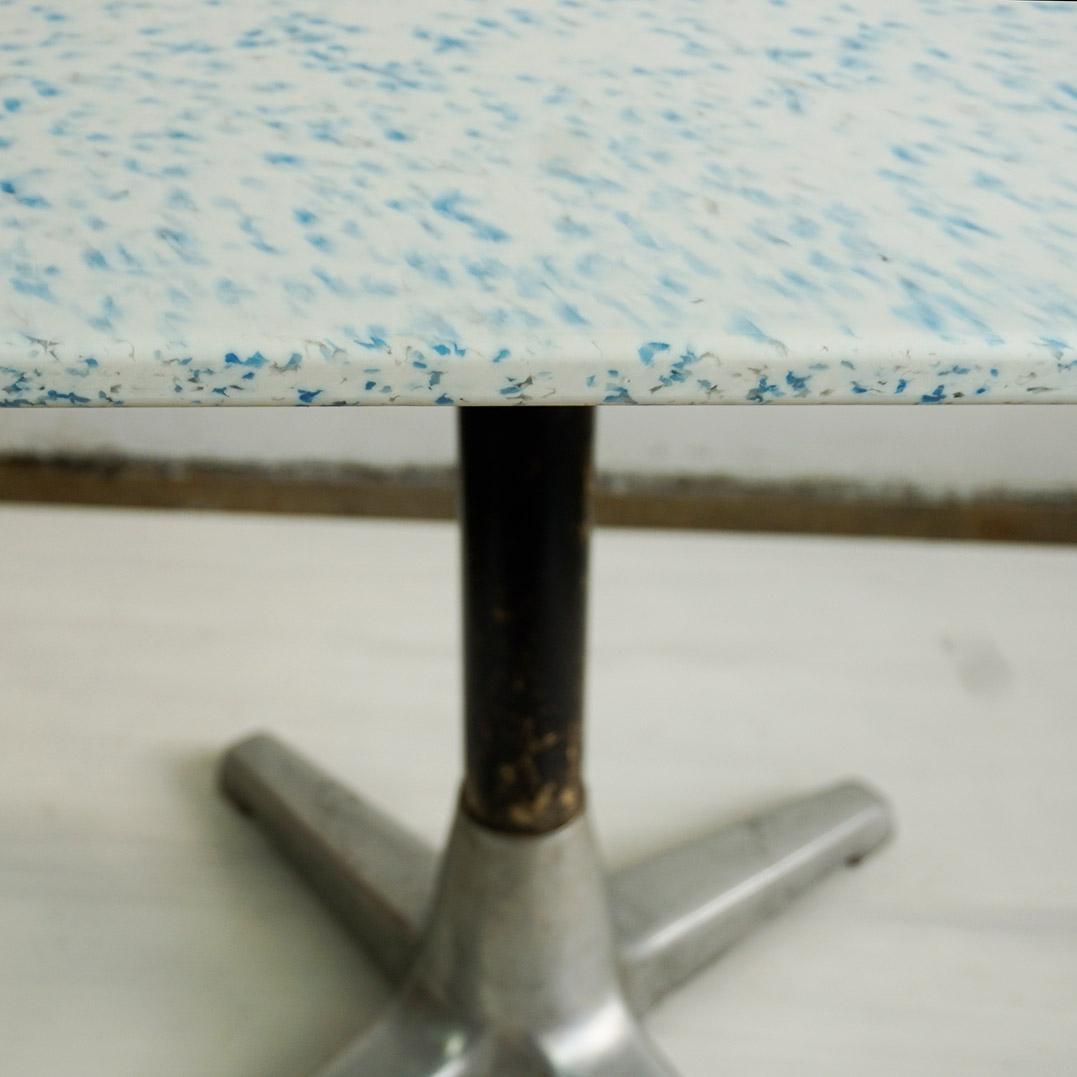 Autrichien Table basse autrichienne du milieu du siècle dernier dans le style d'Oswald Haerdtl en vente