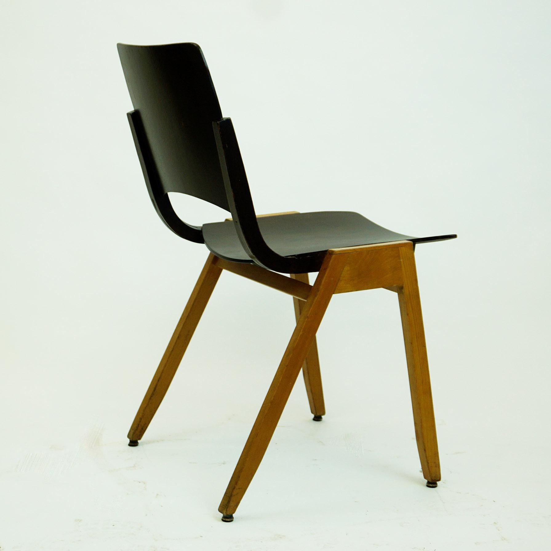 Austrian Midcentury Dark Brown P7 Beechwood Stacking Chair by Roland Rainer In Good Condition In Vienna, AT
