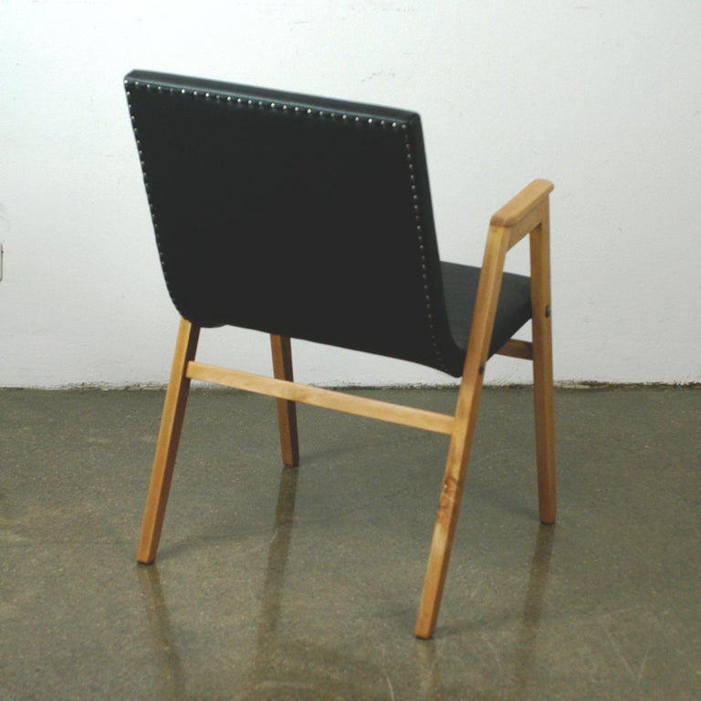 Austrian Midcentury Beech Stacking Armchair by Roland Rainer In Good Condition For Sale In Vienna, AT