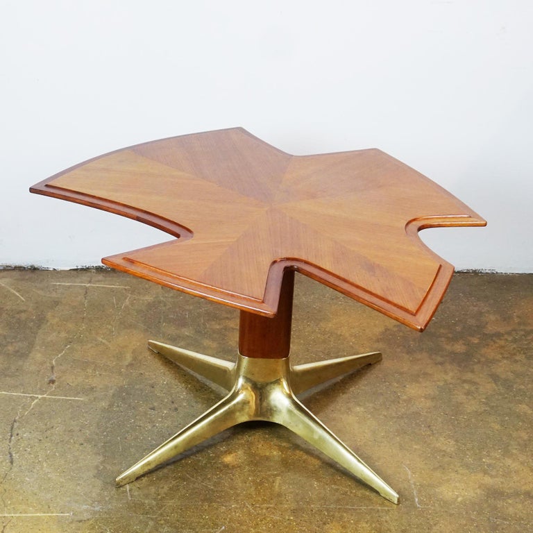 Austrian Midcentury Walnut and Brass Coffee Table by Oswald Haerdtl In Good Condition For Sale In Vienna, AT