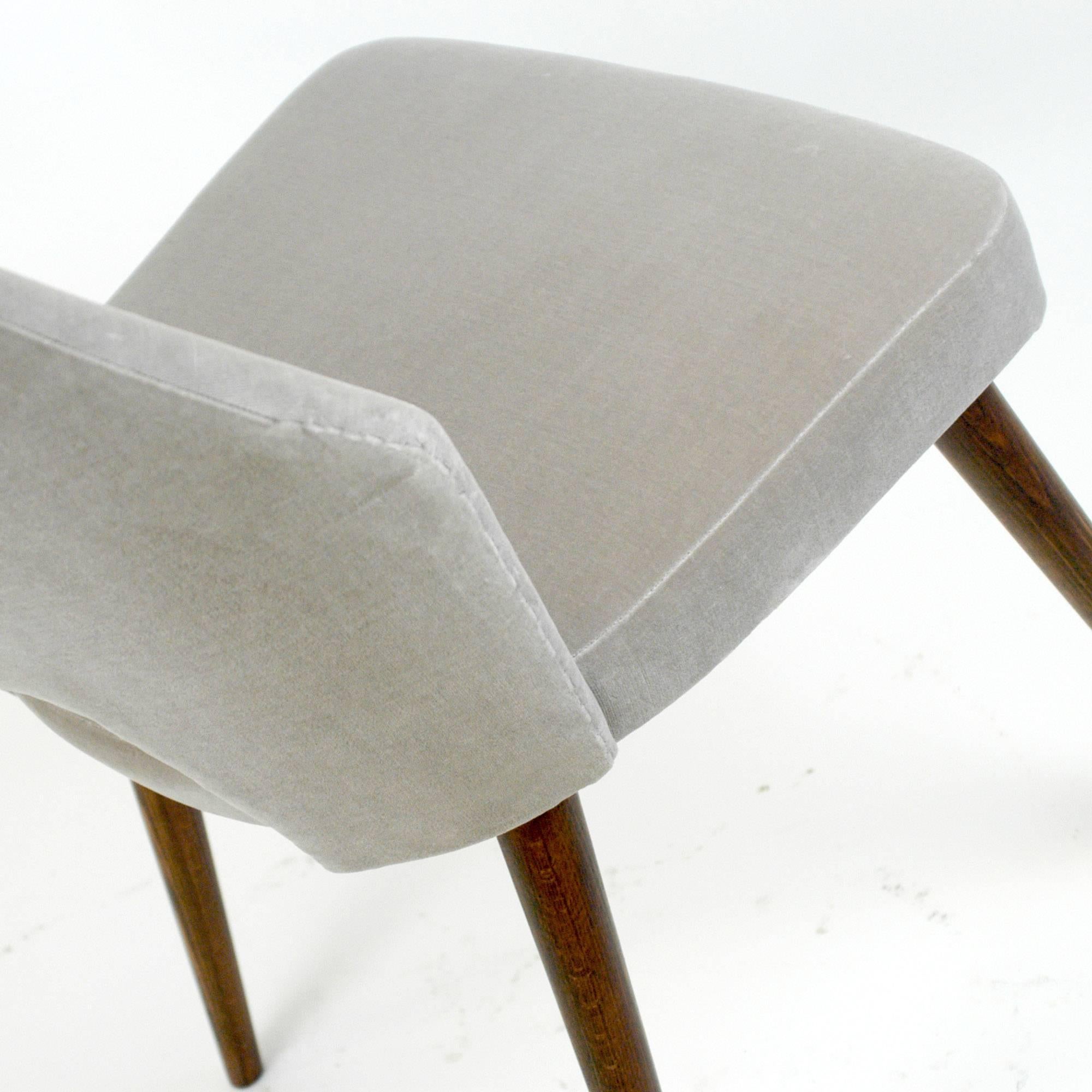 Mid-Century Modern Austrian Midcentury Walnut and Grey Velvet Chair in the Style of Oswald Haerdtl