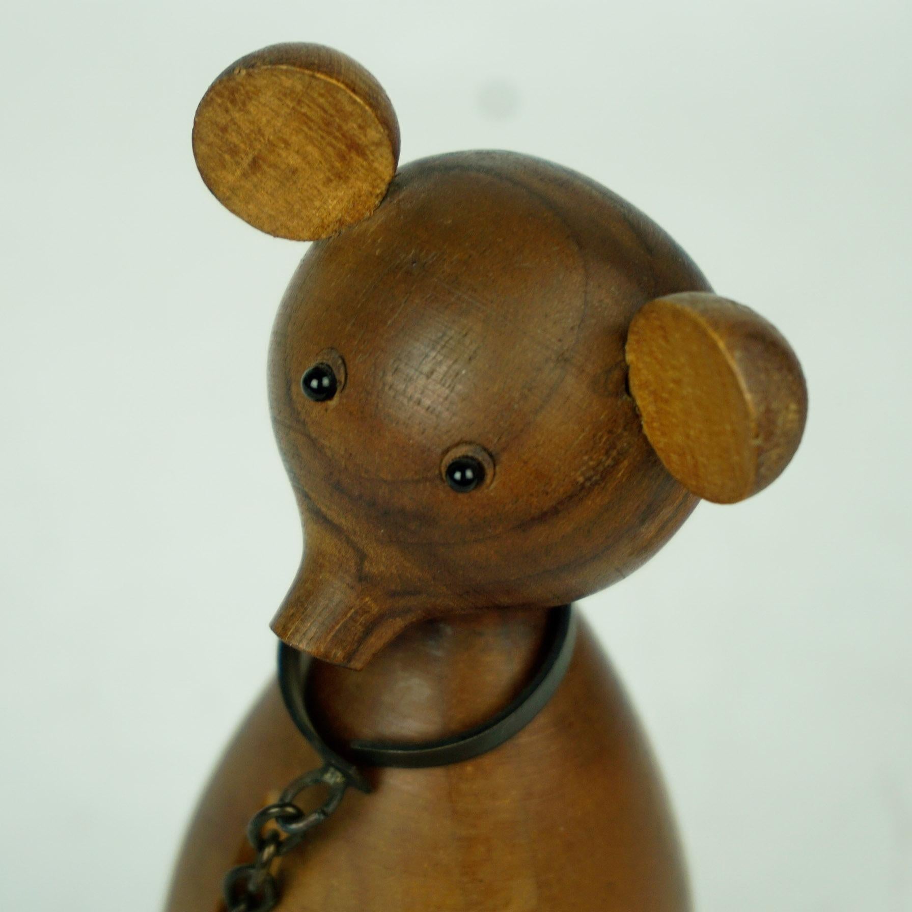 Austrian Midcentury Walnut Bear on a Chain by Werkstätte Hagenauer For Sale 4